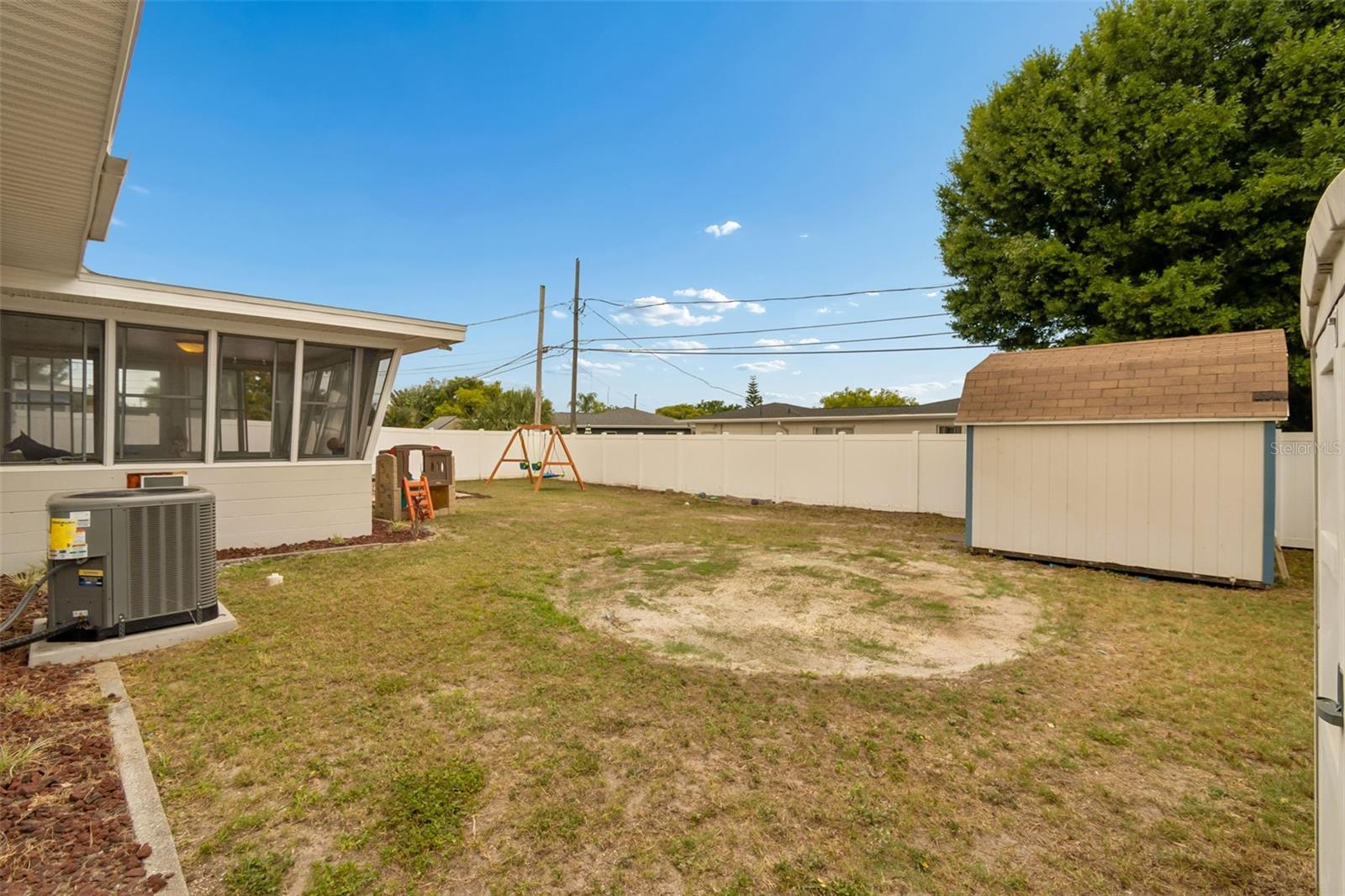 Listing photo id 37 for 3100 52nd Street N