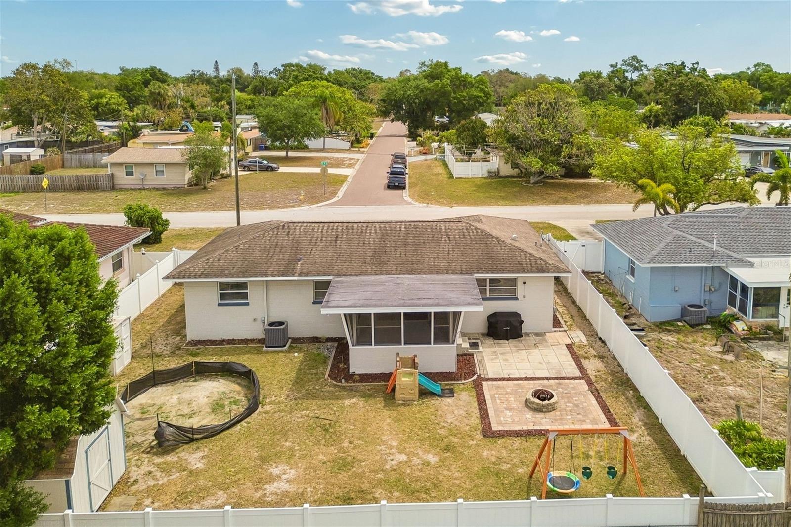 Listing photo id 46 for 3100 52nd Street N