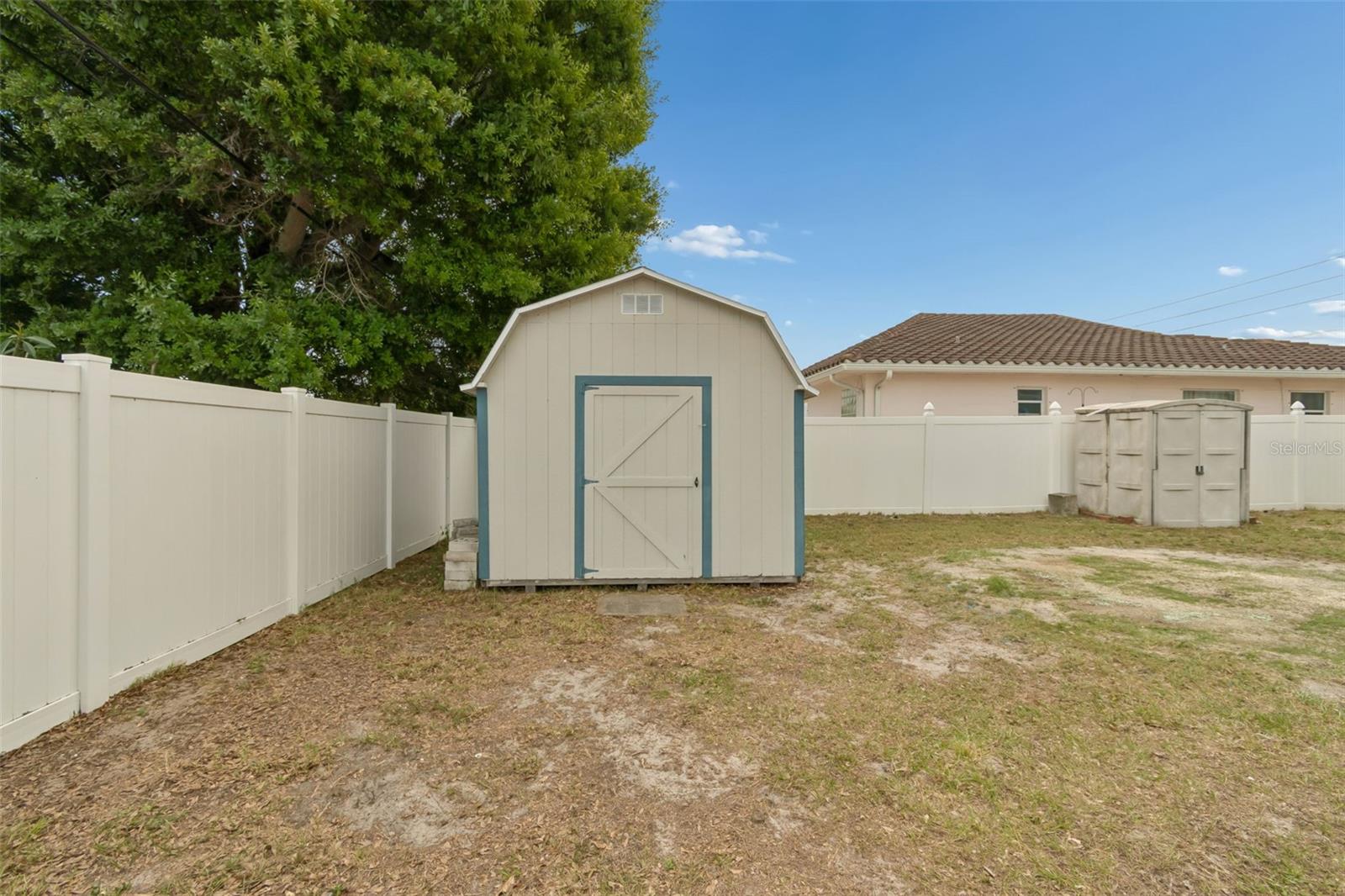 Listing photo id 48 for 3100 52nd Street N