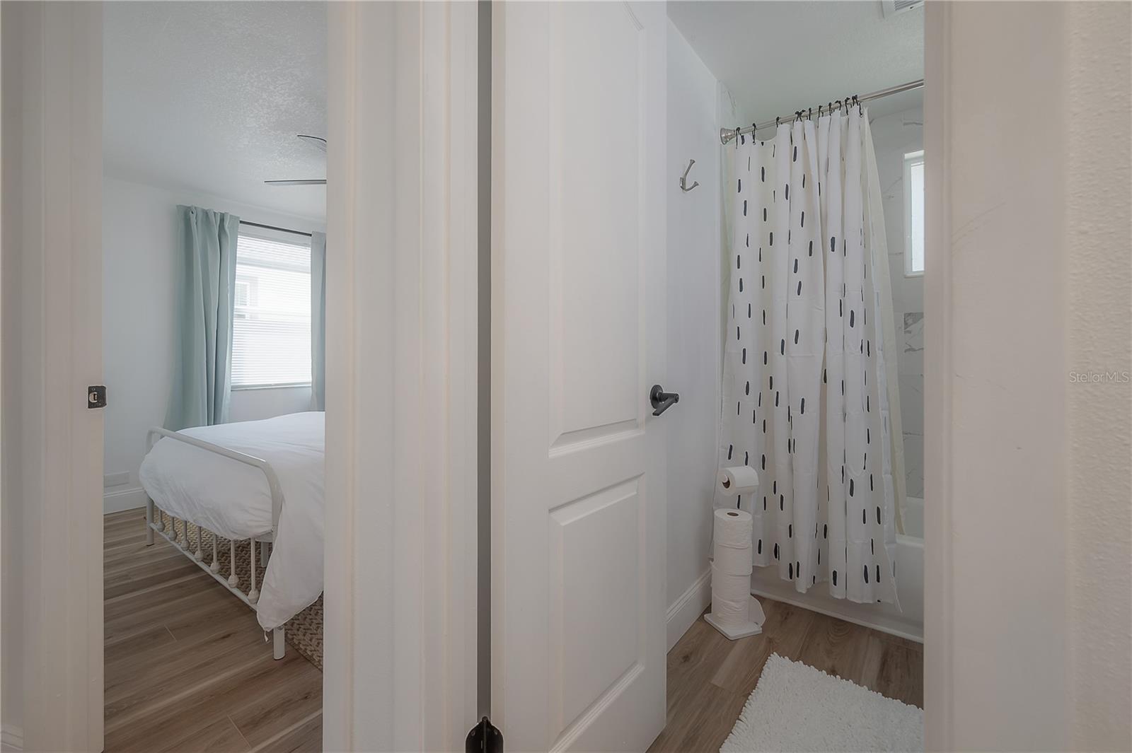 Image 18 of 37 For 6614 11th Street