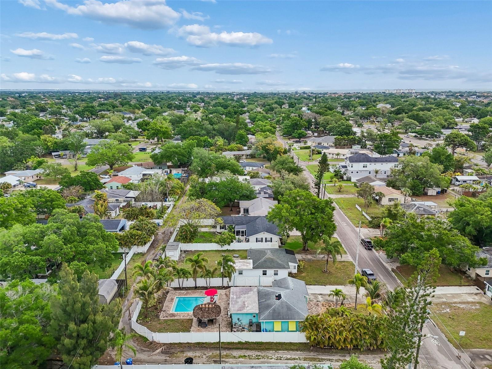 Image 36 of 44 For 117 41st Avenue Ne