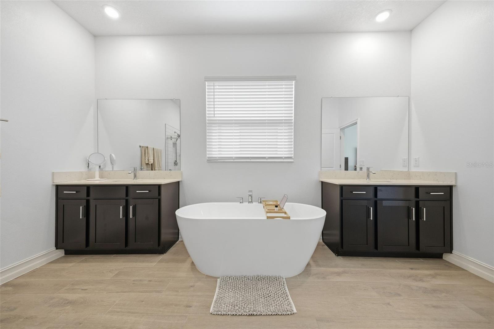 Image 22 of 87 For 9845 Sword Fern Way