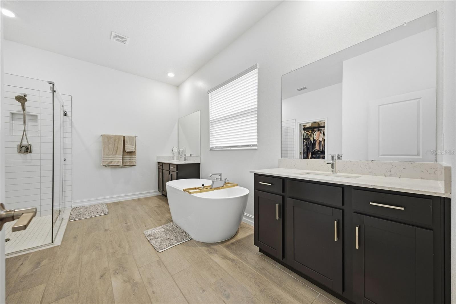 Image 23 of 87 For 9845 Sword Fern Way