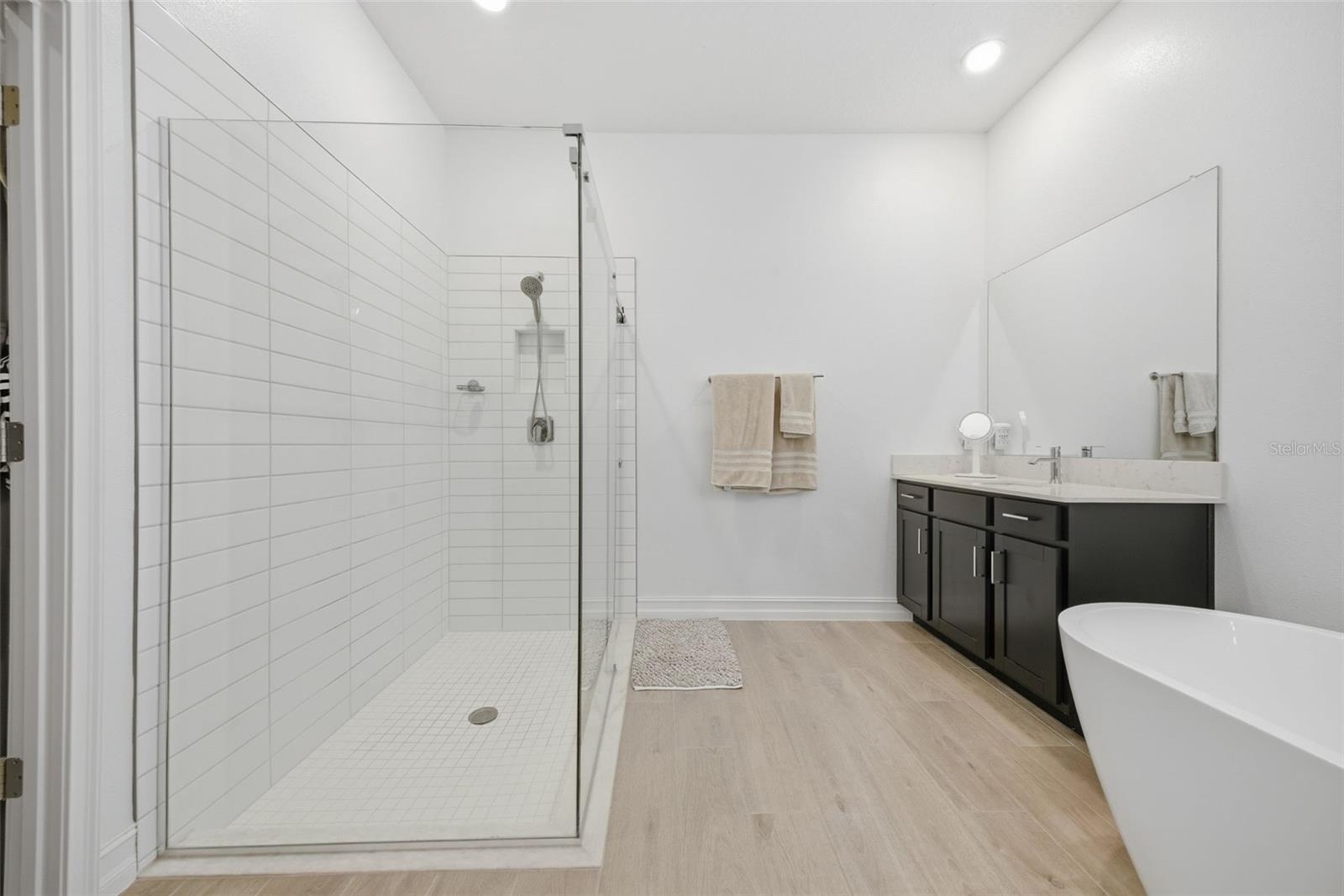 Image 24 of 87 For 9845 Sword Fern Way