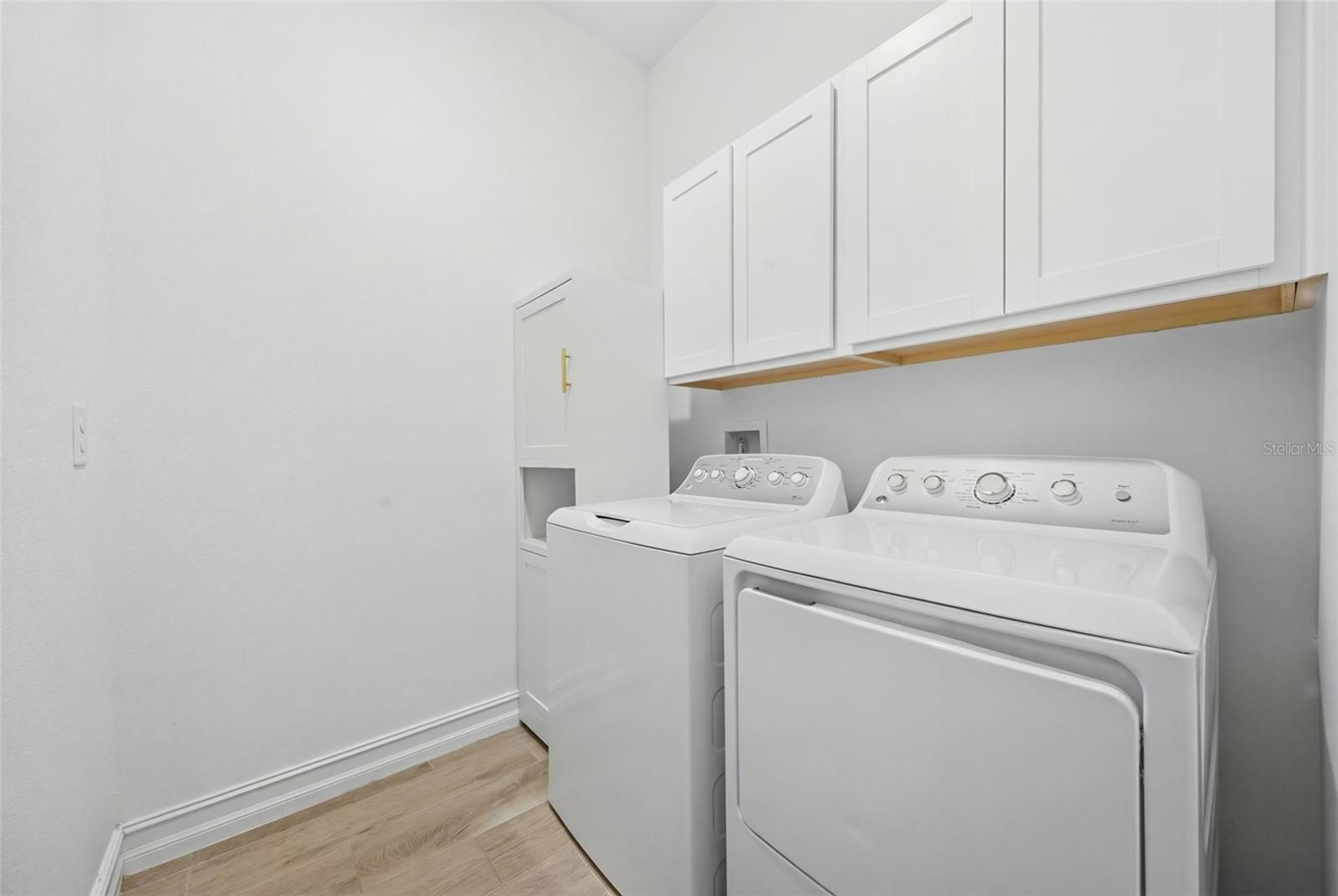 Image 28 of 87 For 9845 Sword Fern Way