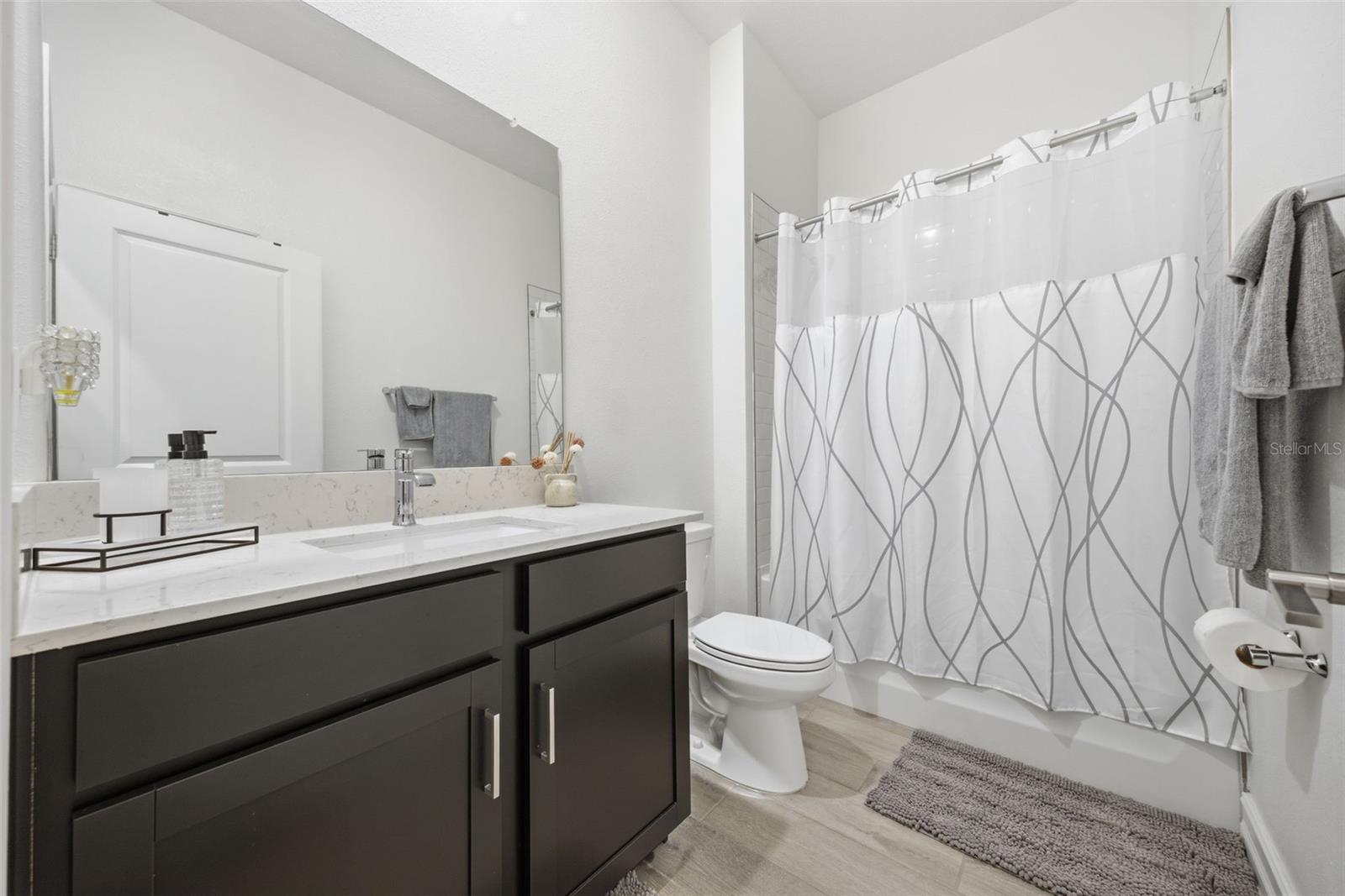 Image 35 of 87 For 9845 Sword Fern Way