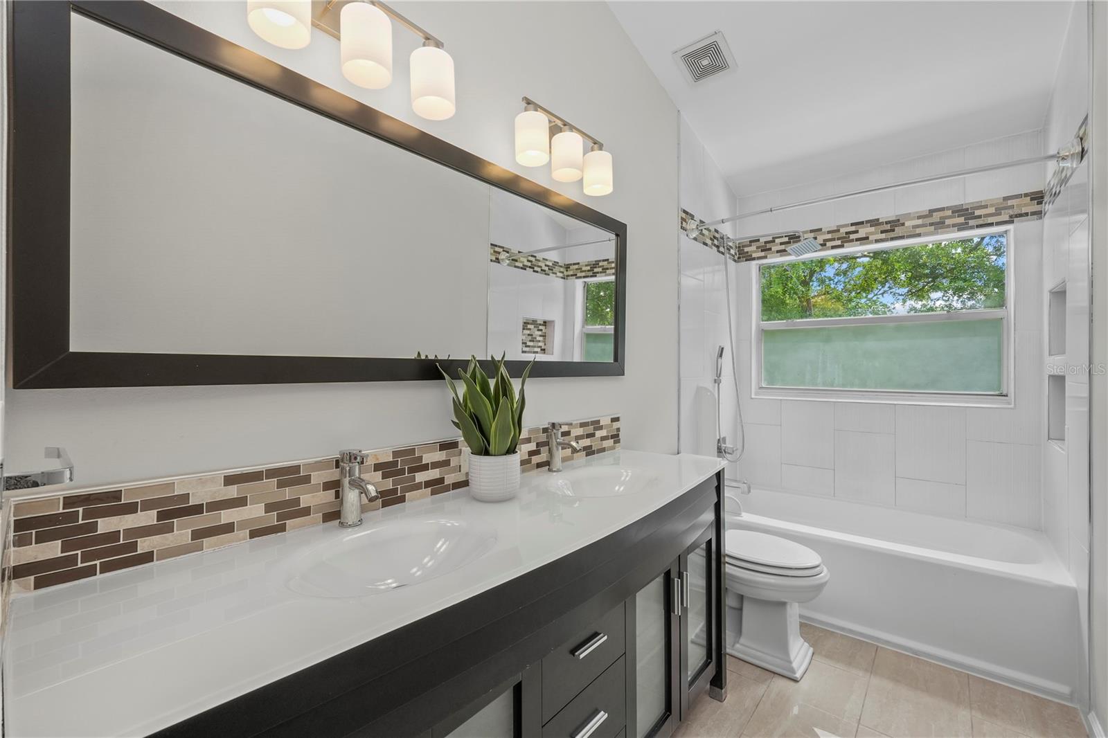 Image 37 of 58 For 15509 Eastbourn Drive