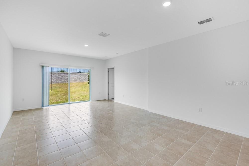 Image 14 of 31 For 13513 Sawmill Street