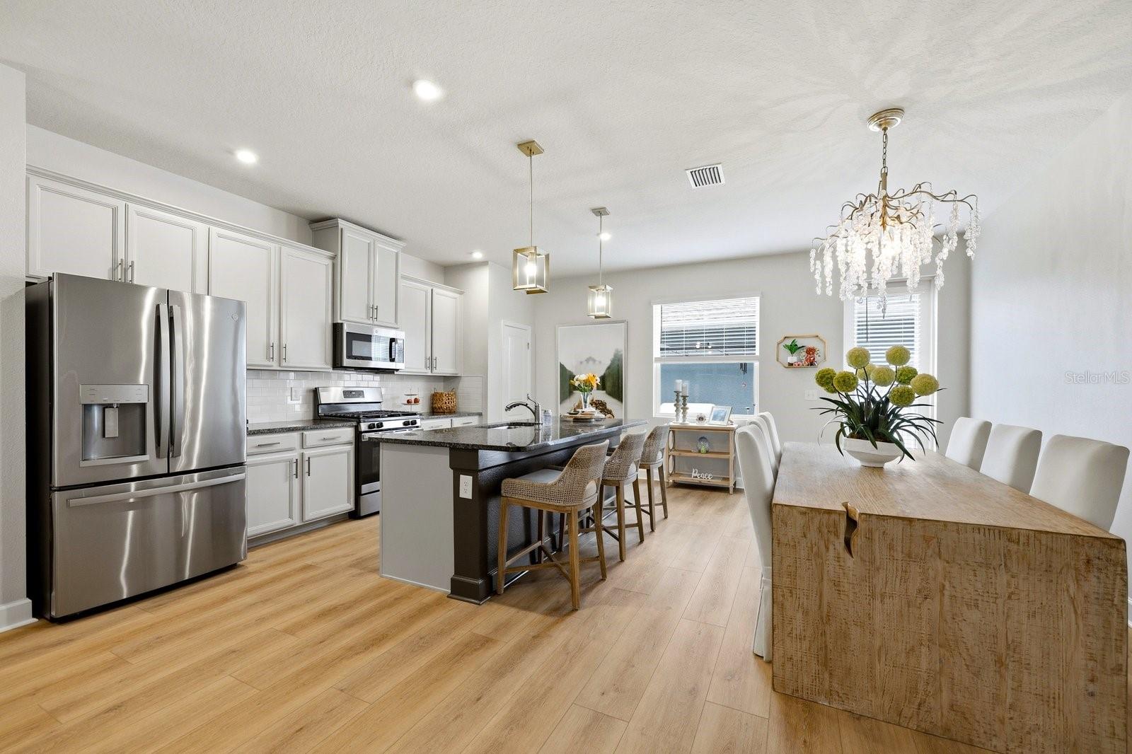 Image 11 of 53 For 14819 Promenade Parkway