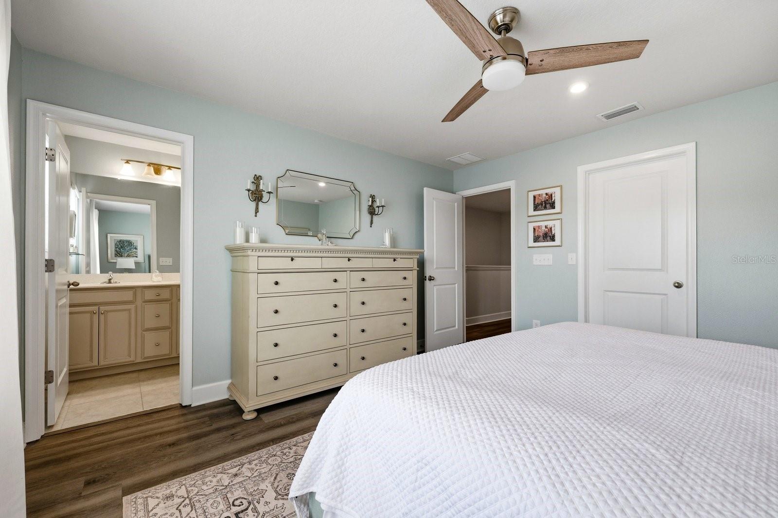 Image 23 of 53 For 14819 Promenade Parkway