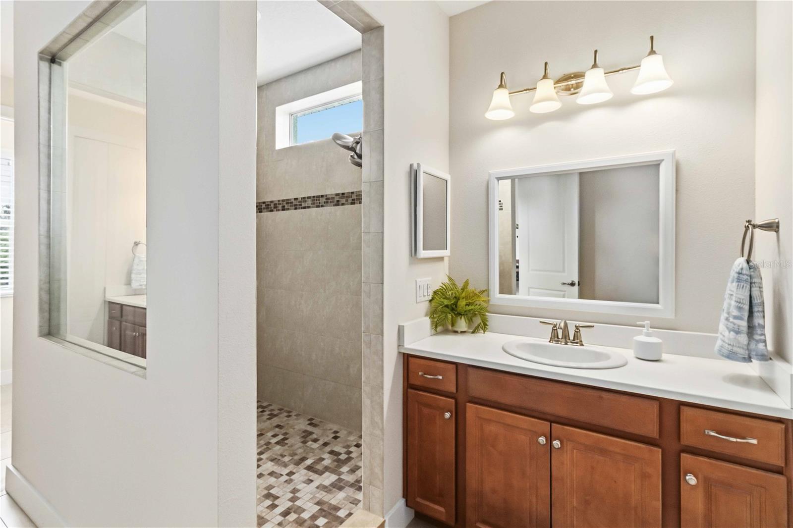 Image 15 of 33 For 834 Birdie Way