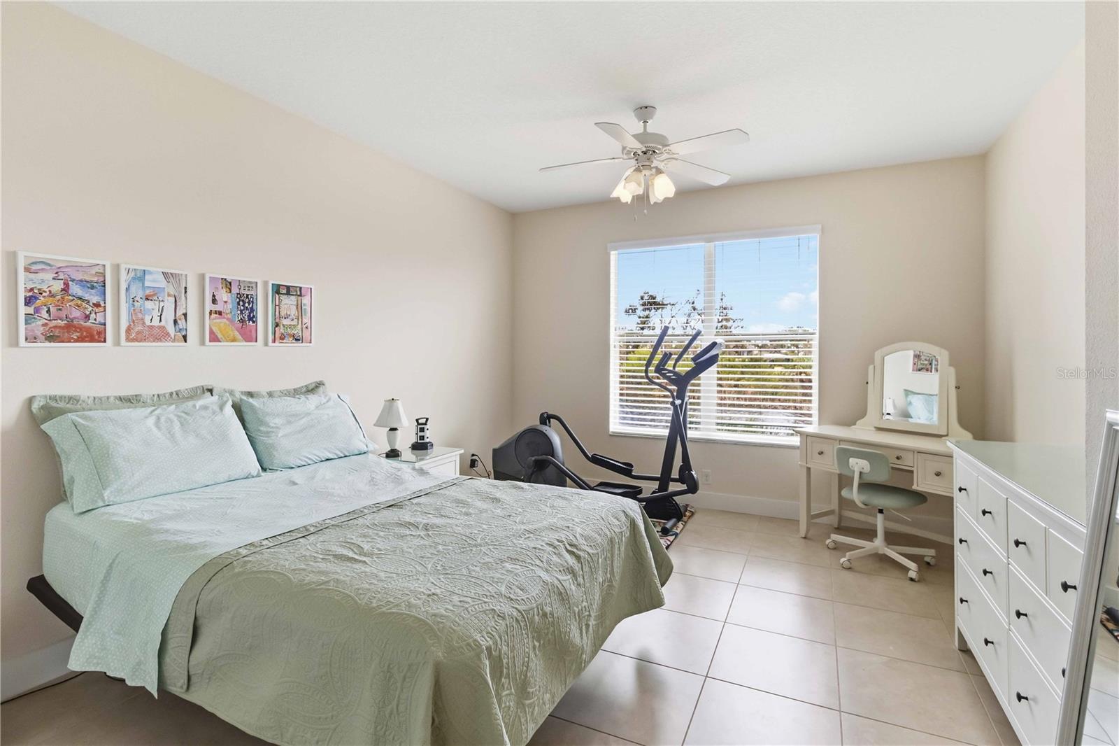 Image 18 of 33 For 834 Birdie Way