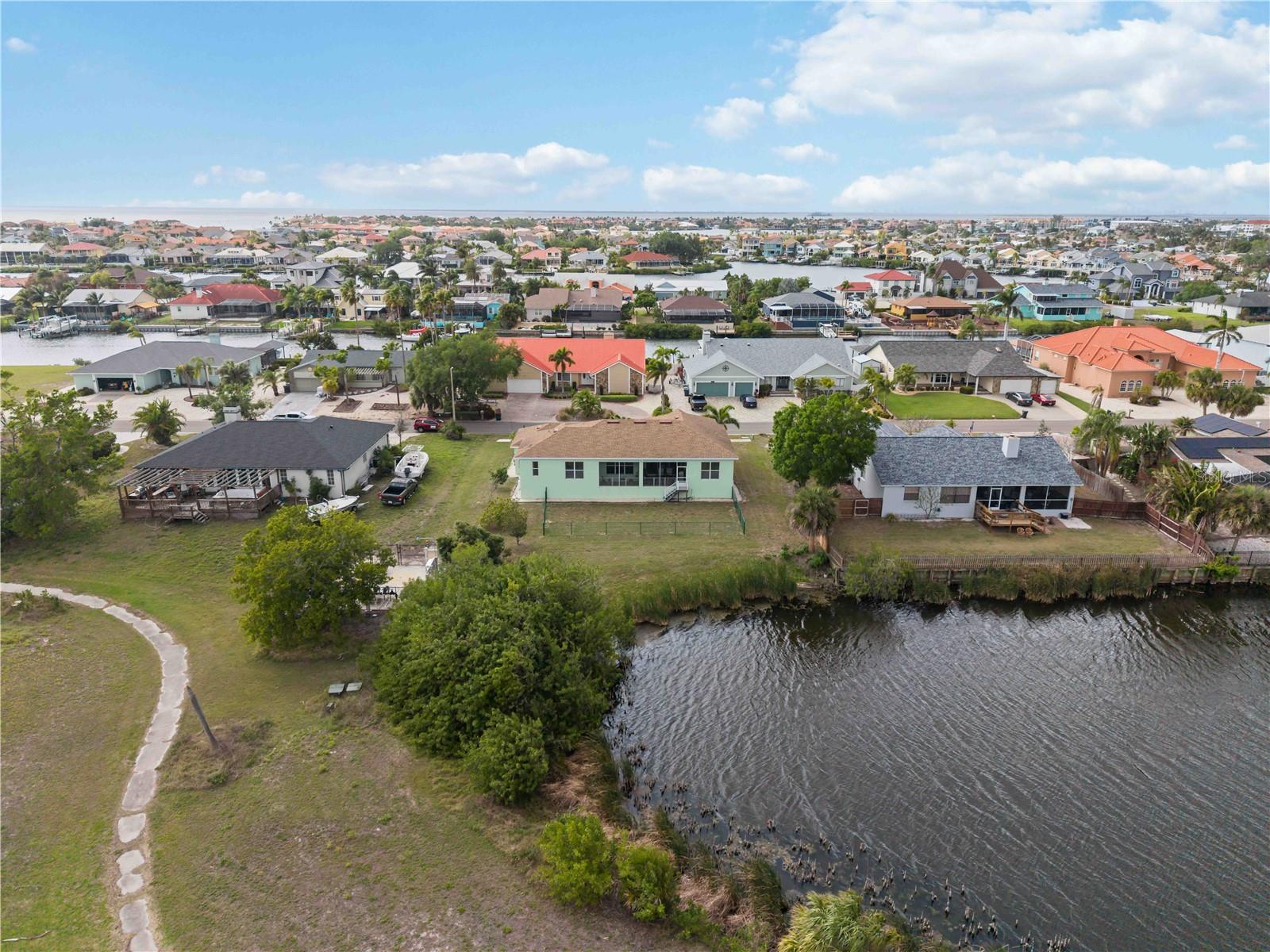 Image 30 of 33 For 834 Birdie Way