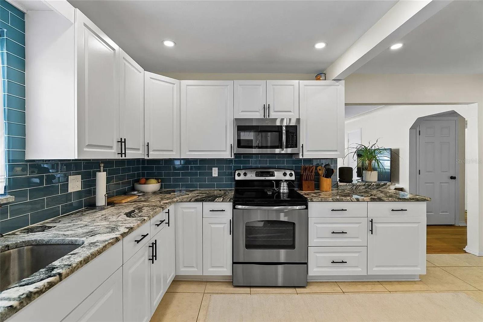 Image 14 of 32 For 4628 Dr Martin Luther King Jr Street N