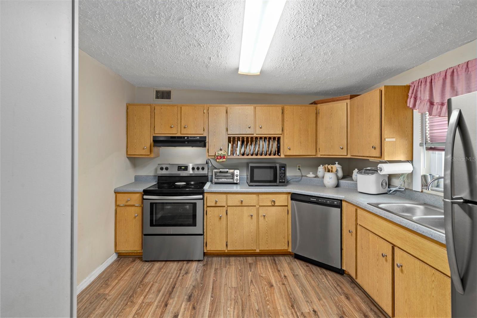 Image 11 of 28 For 6355 Crestview Drive