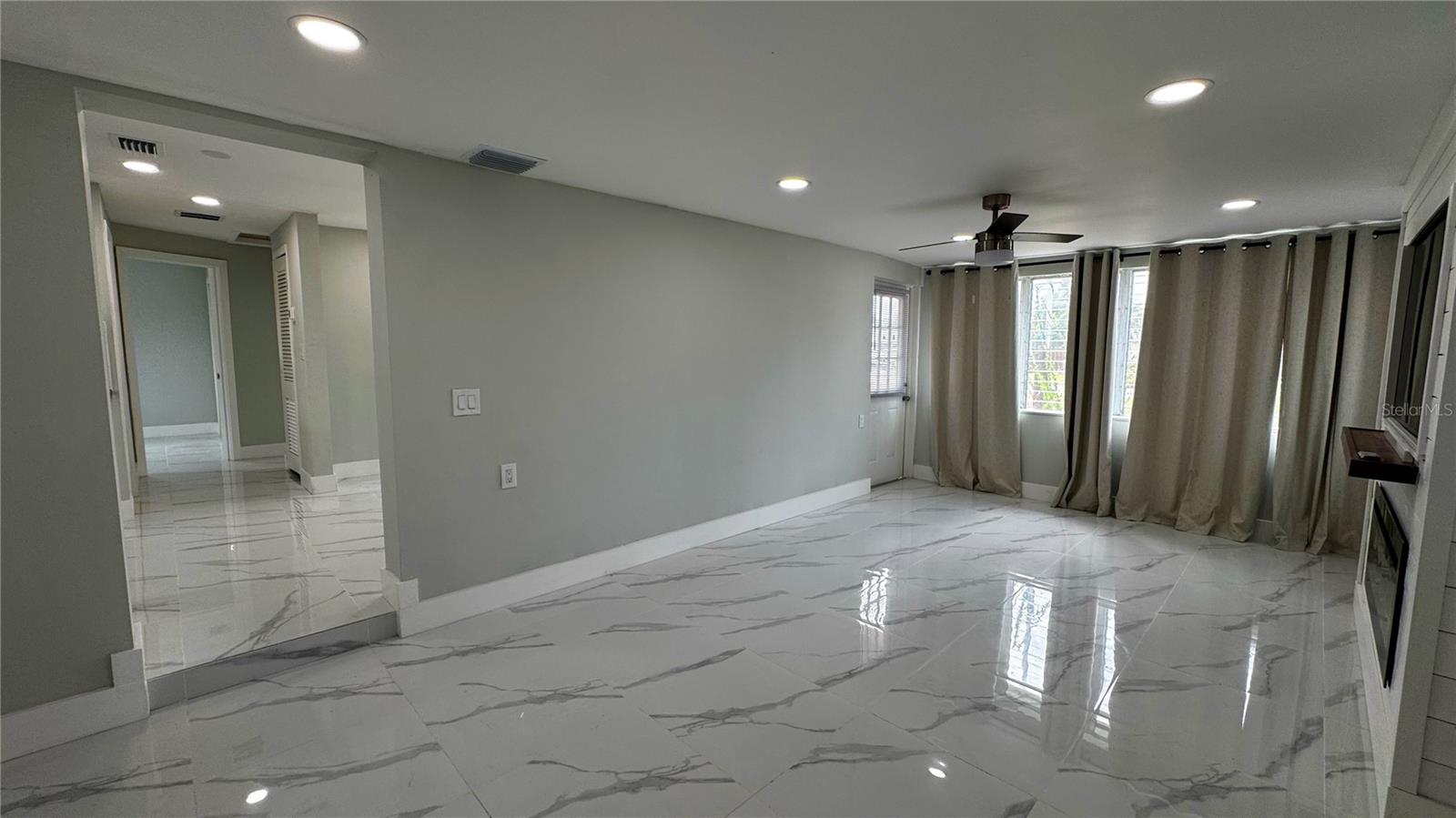 Image 14 of 52 For 130 Virginia Court