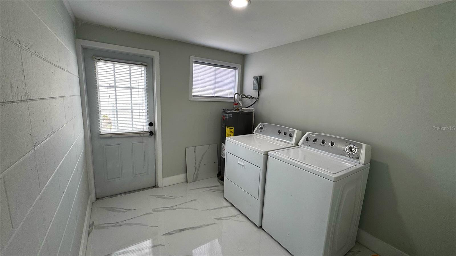 Image 19 of 52 For 130 Virginia Court