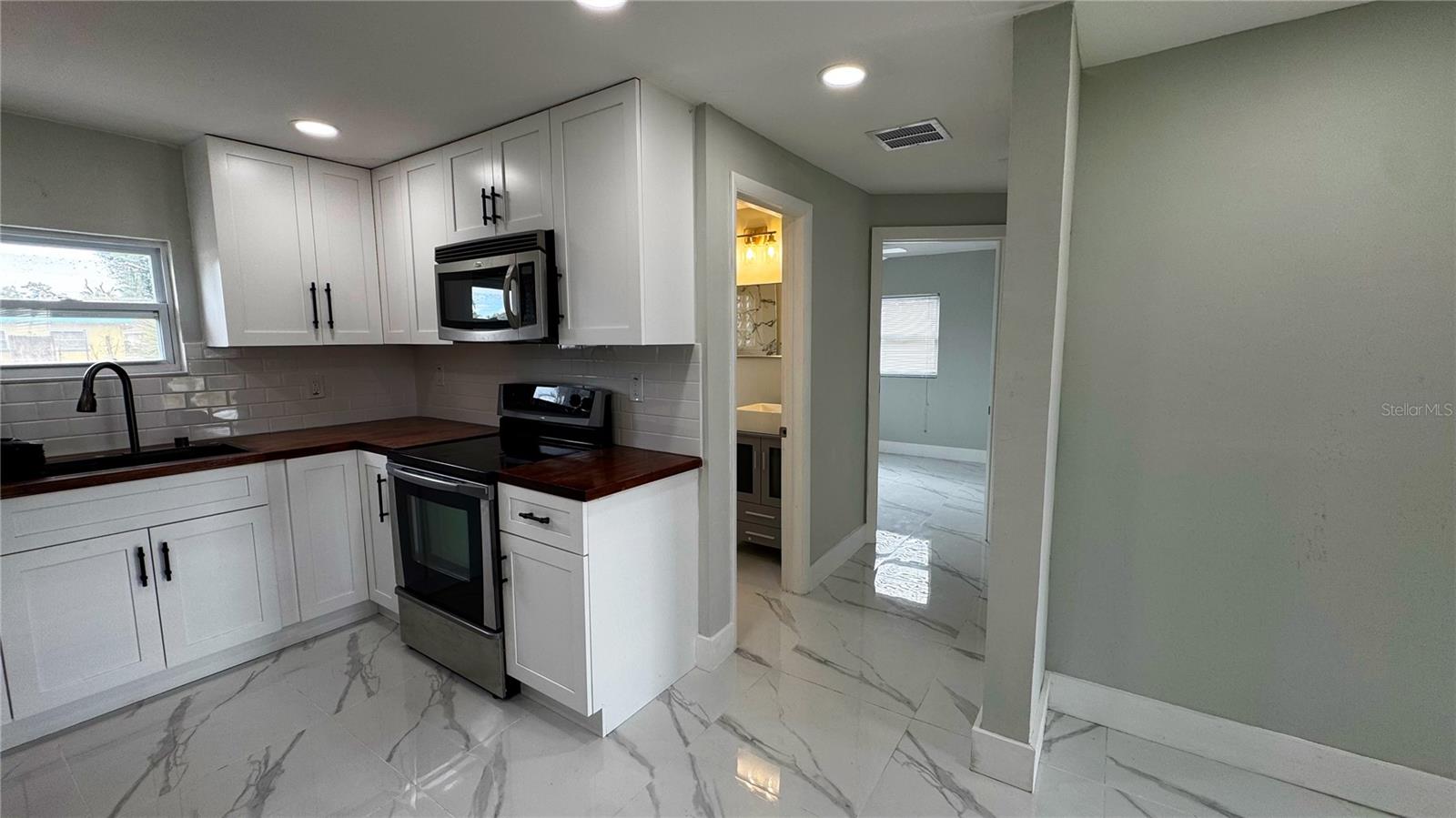 Image 20 of 52 For 130 Virginia Court