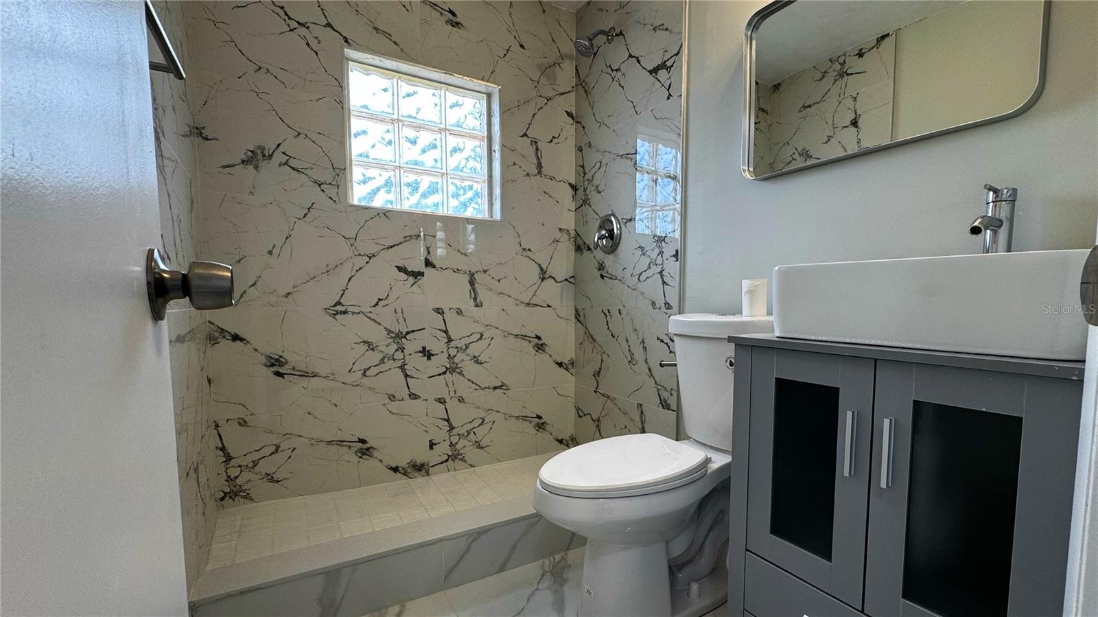 Image 21 of 52 For 130 Virginia Court