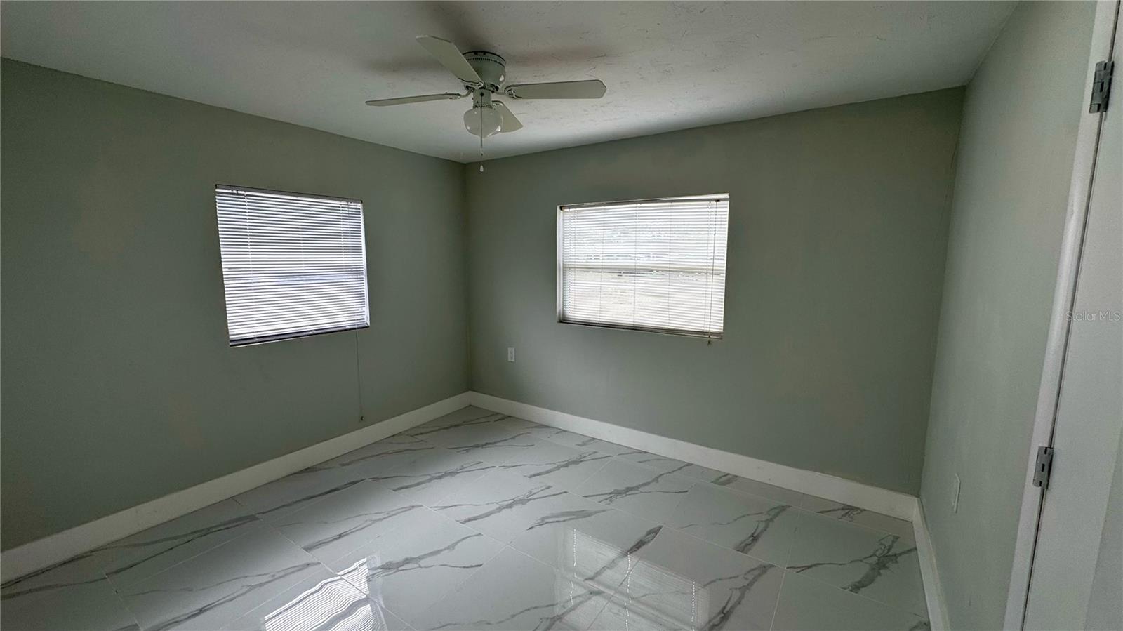 Image 27 of 52 For 130 Virginia Court