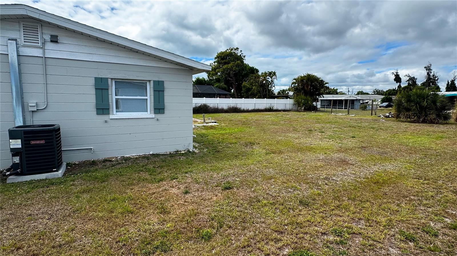 Image 35 of 52 For 130 Virginia Court