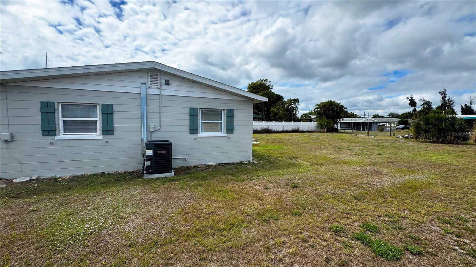 Image 36 of 52 For 130 Virginia Court