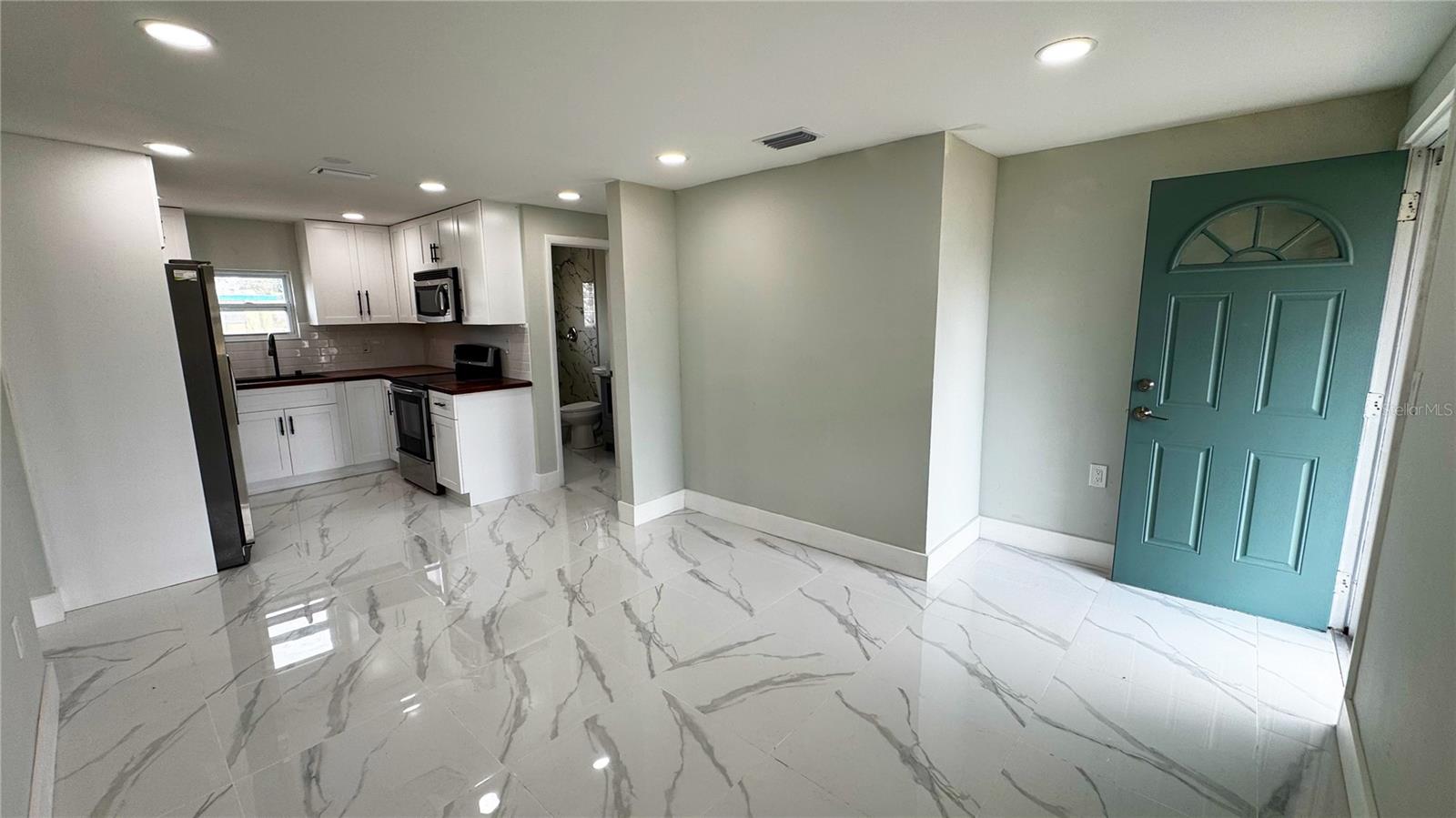 Image 4 of 52 For 130 Virginia Court