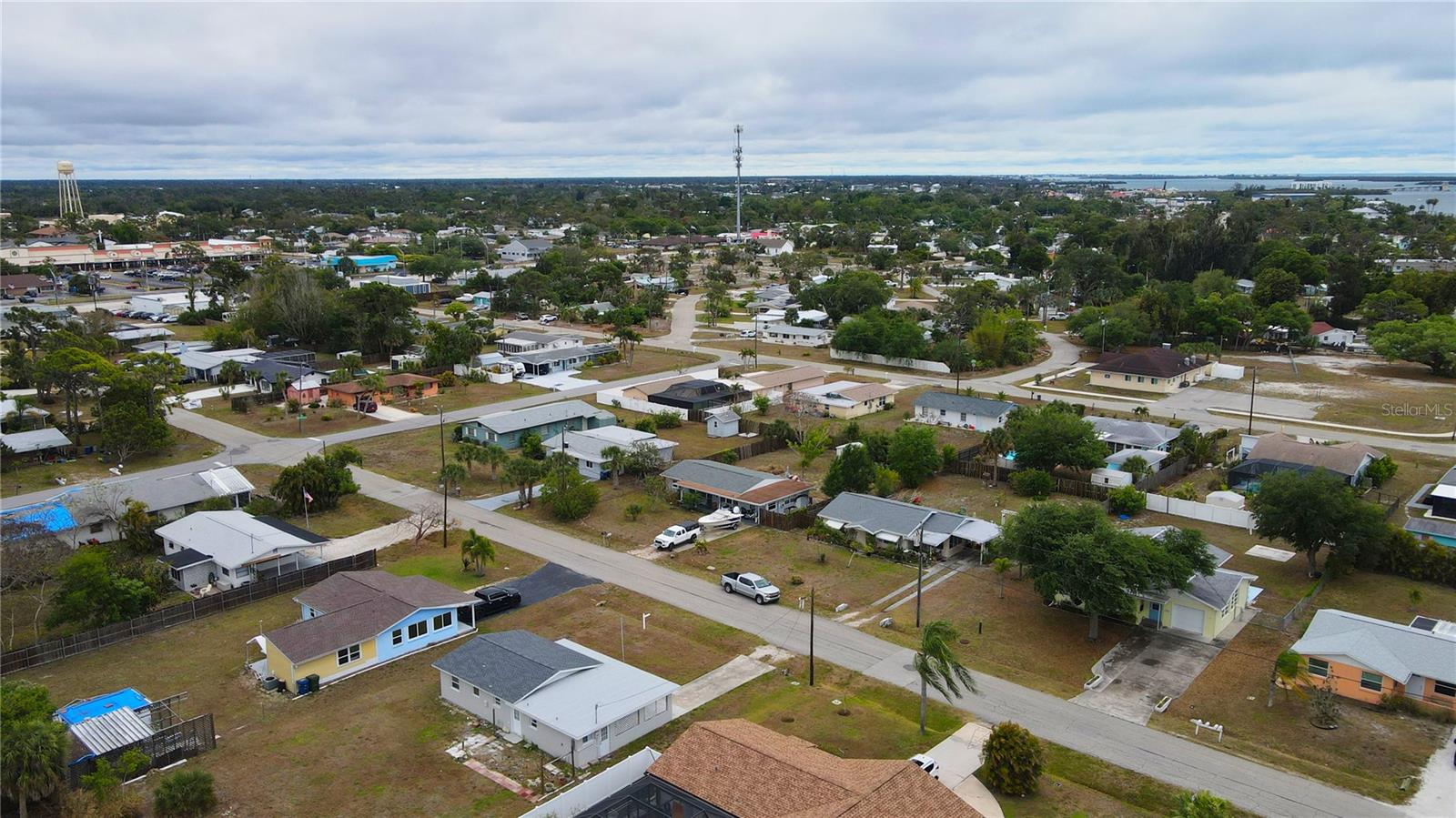 Image 43 of 52 For 130 Virginia Court