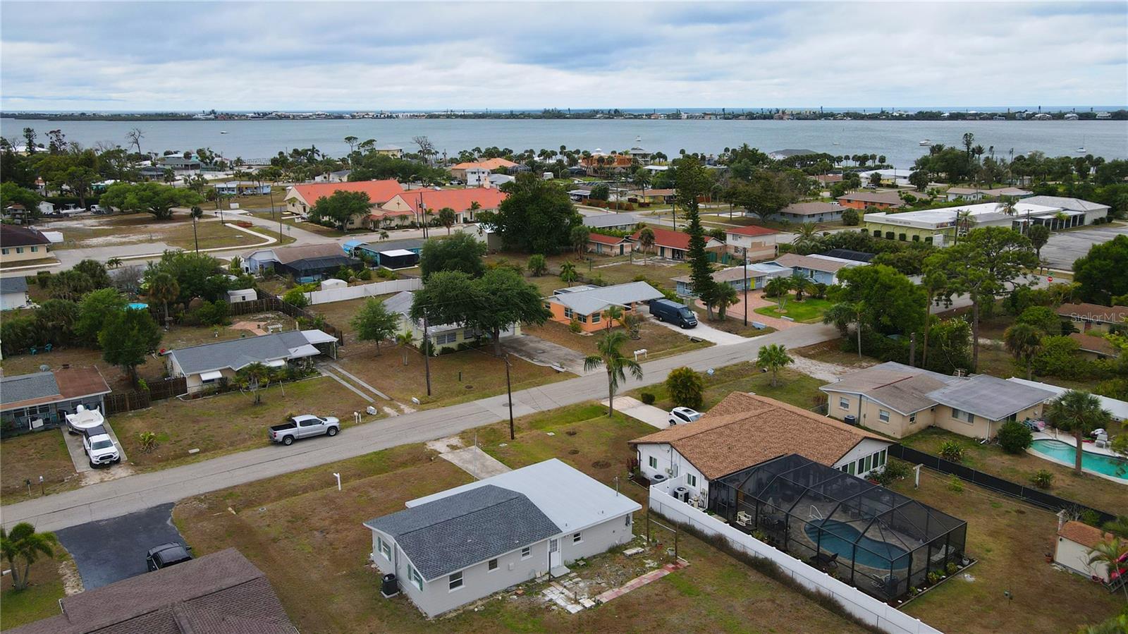 Image 44 of 52 For 130 Virginia Court