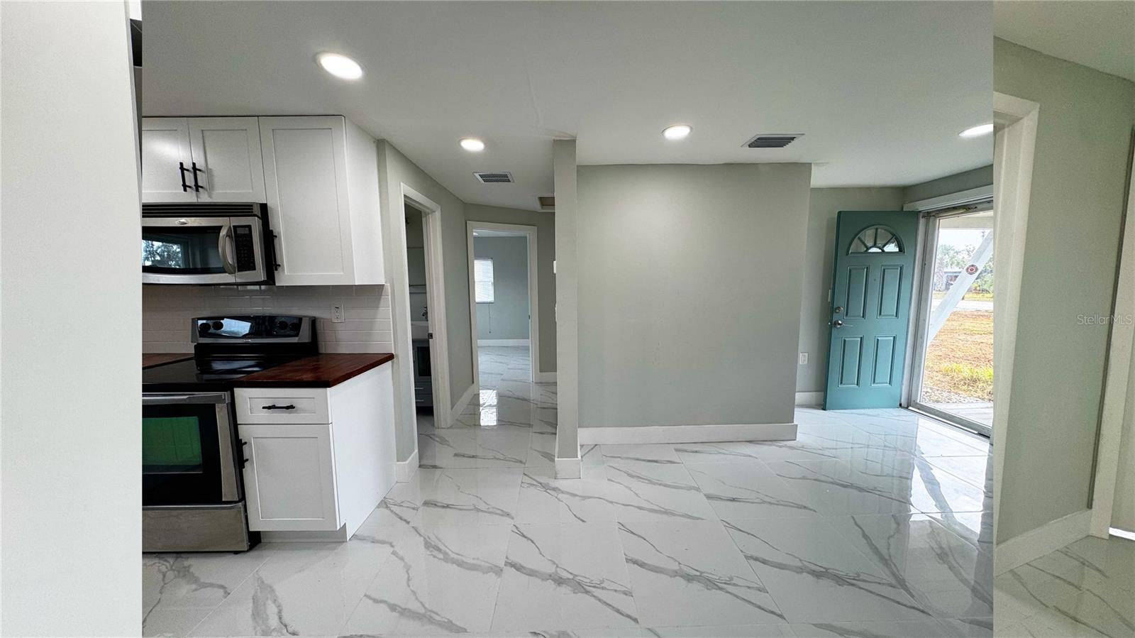 Image 6 of 52 For 130 Virginia Court