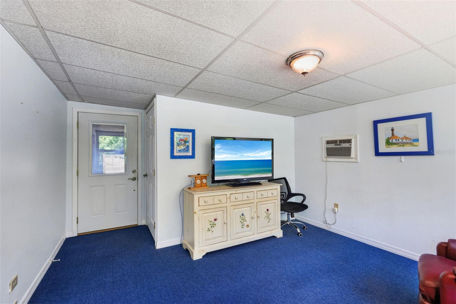 Image 13 of 37 For 209 Vistoria Drive