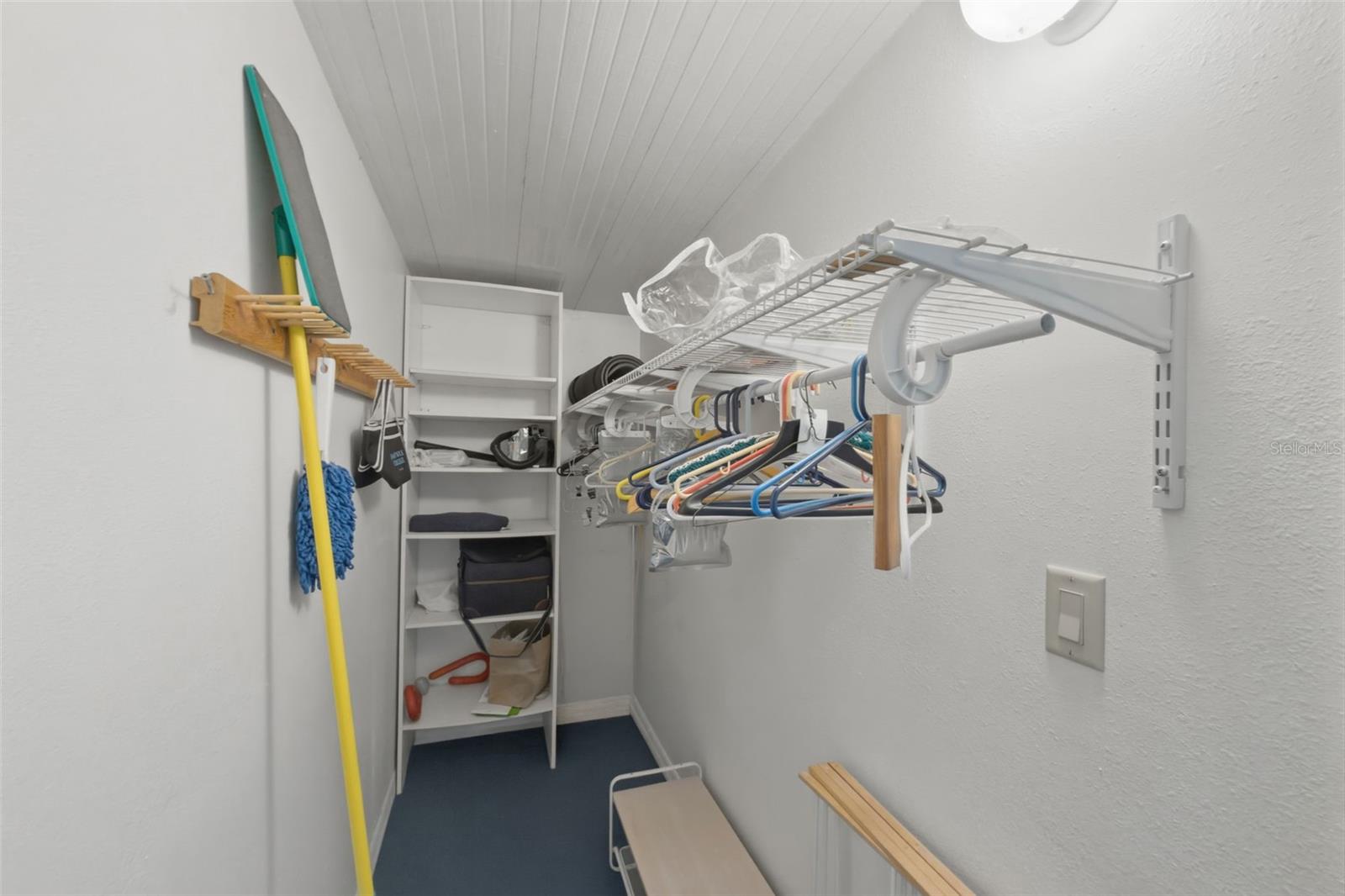 Image 14 of 37 For 209 Vistoria Drive