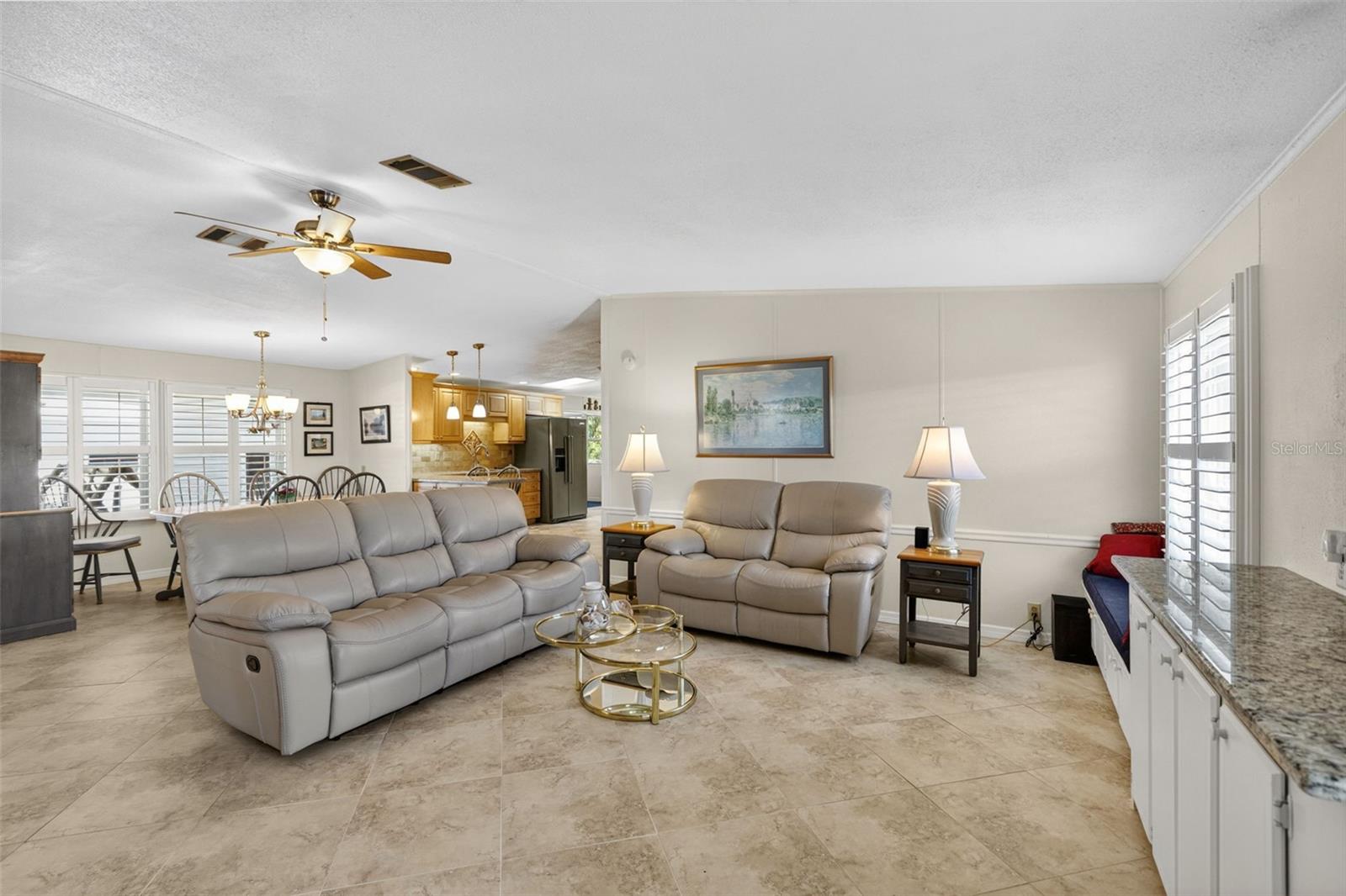 Image 16 of 37 For 209 Vistoria Drive