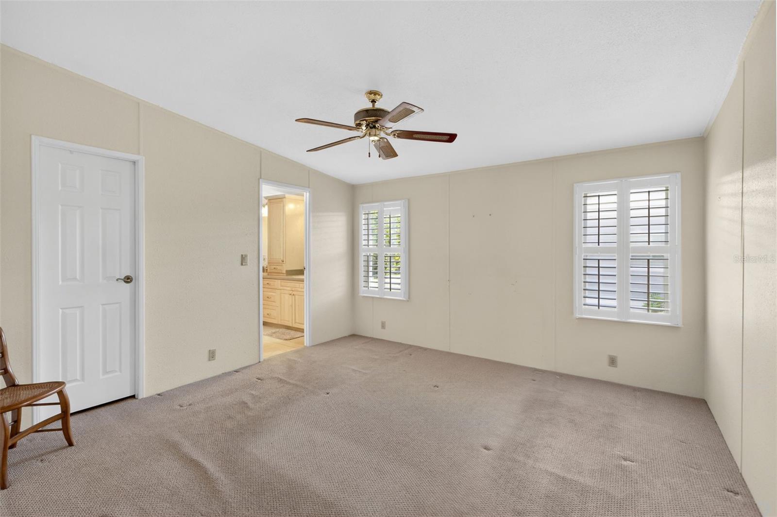 Image 18 of 37 For 209 Vistoria Drive