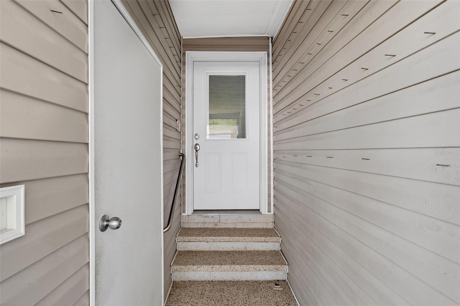 Image 29 of 37 For 209 Vistoria Drive