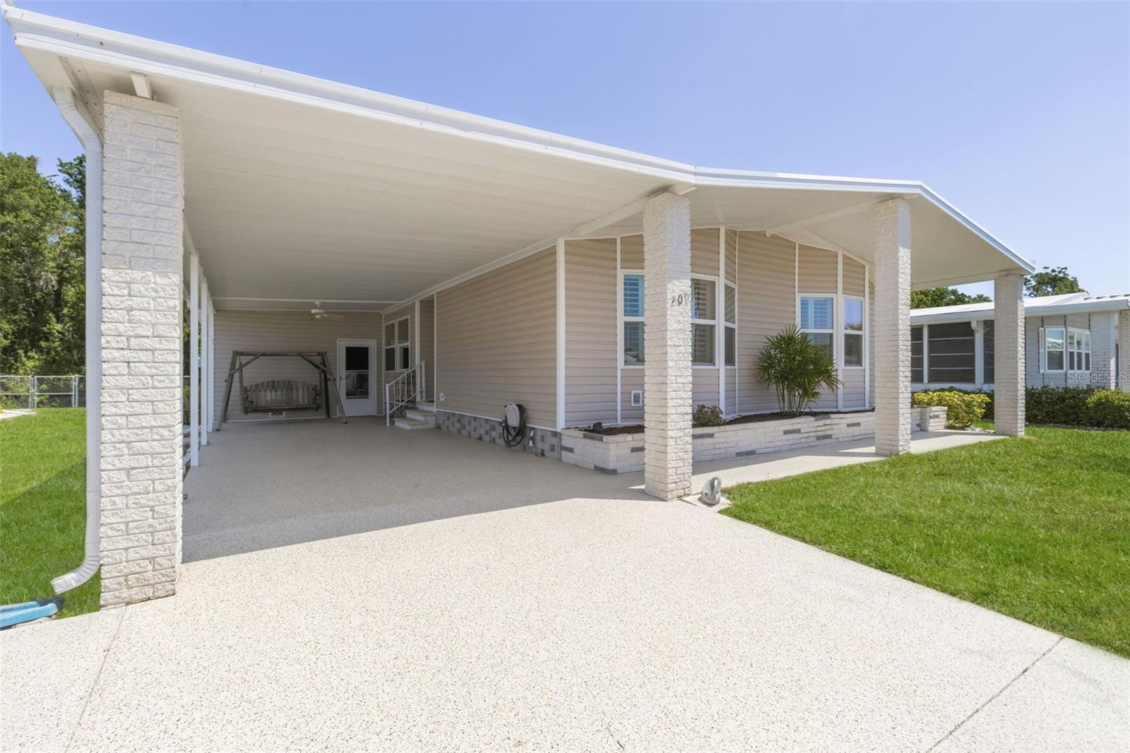 Image 3 of 37 For 209 Vistoria Drive