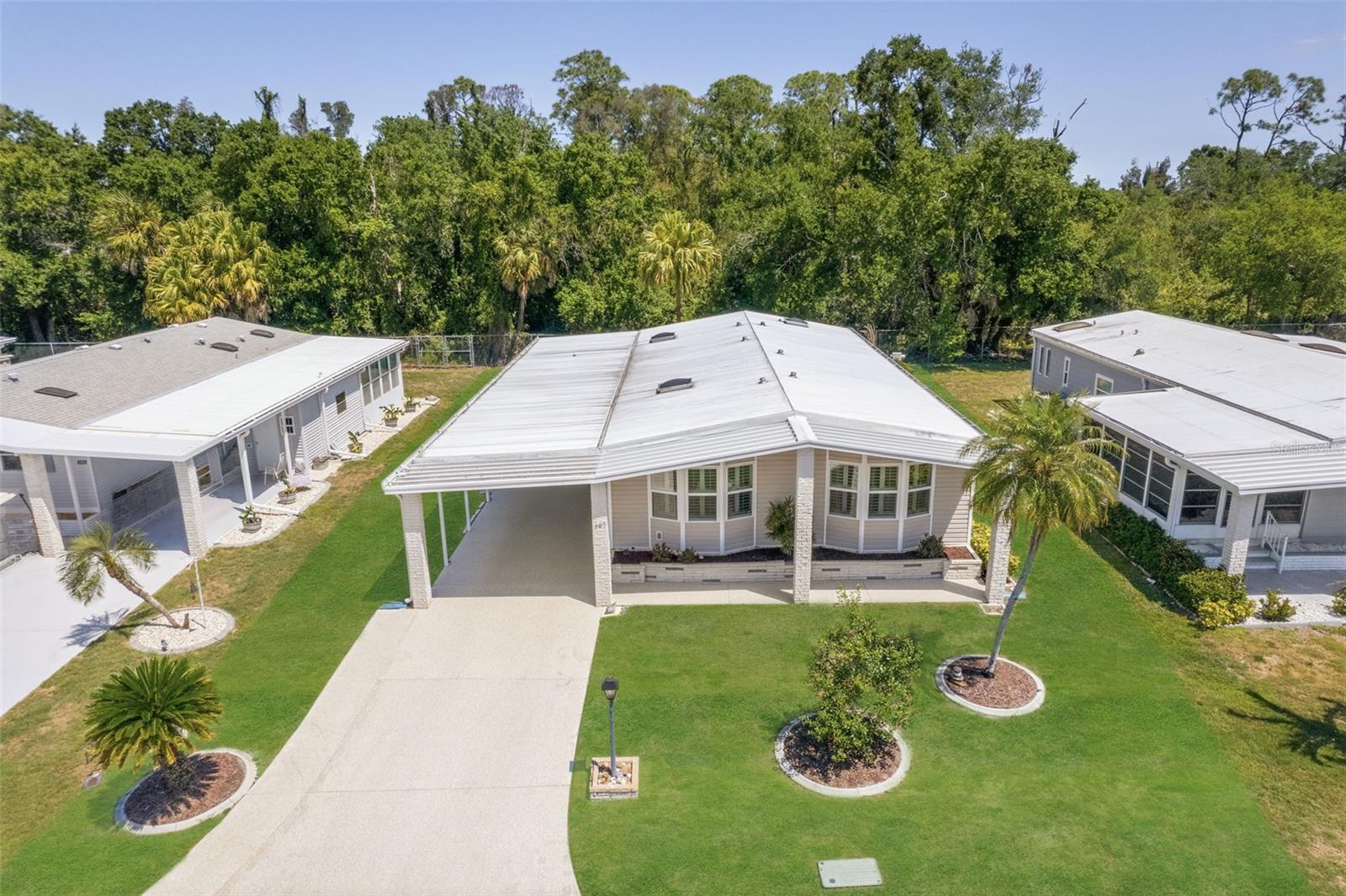 Image 31 of 37 For 209 Vistoria Drive