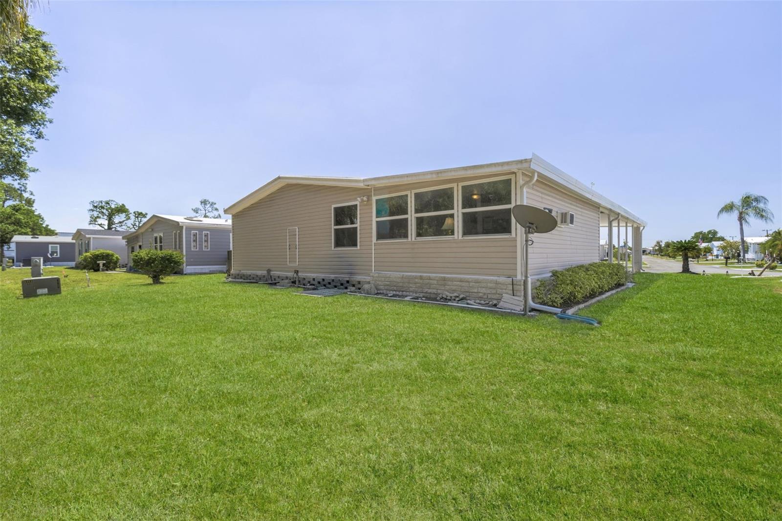 Image 32 of 37 For 209 Vistoria Drive