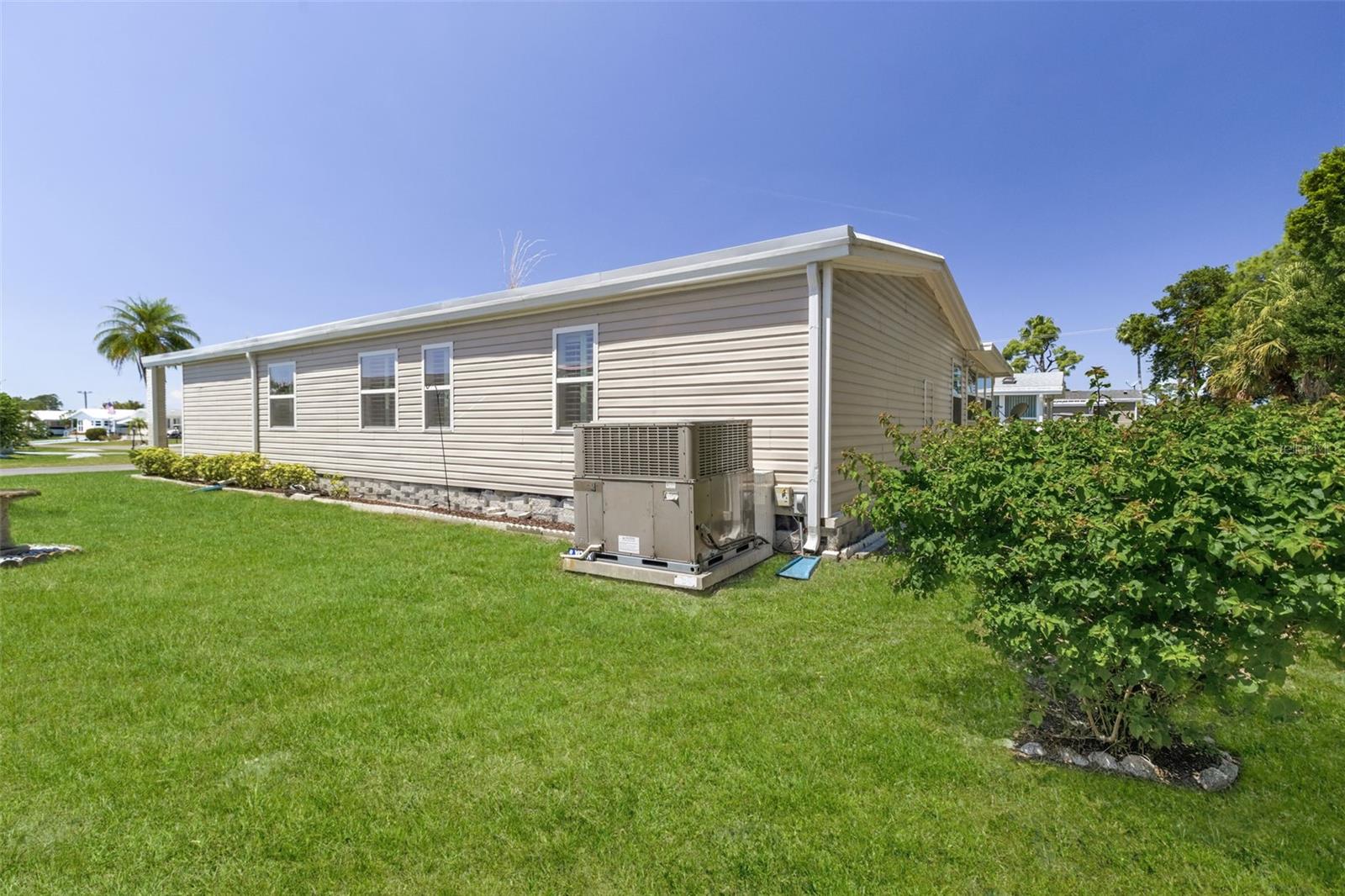 Image 33 of 37 For 209 Vistoria Drive