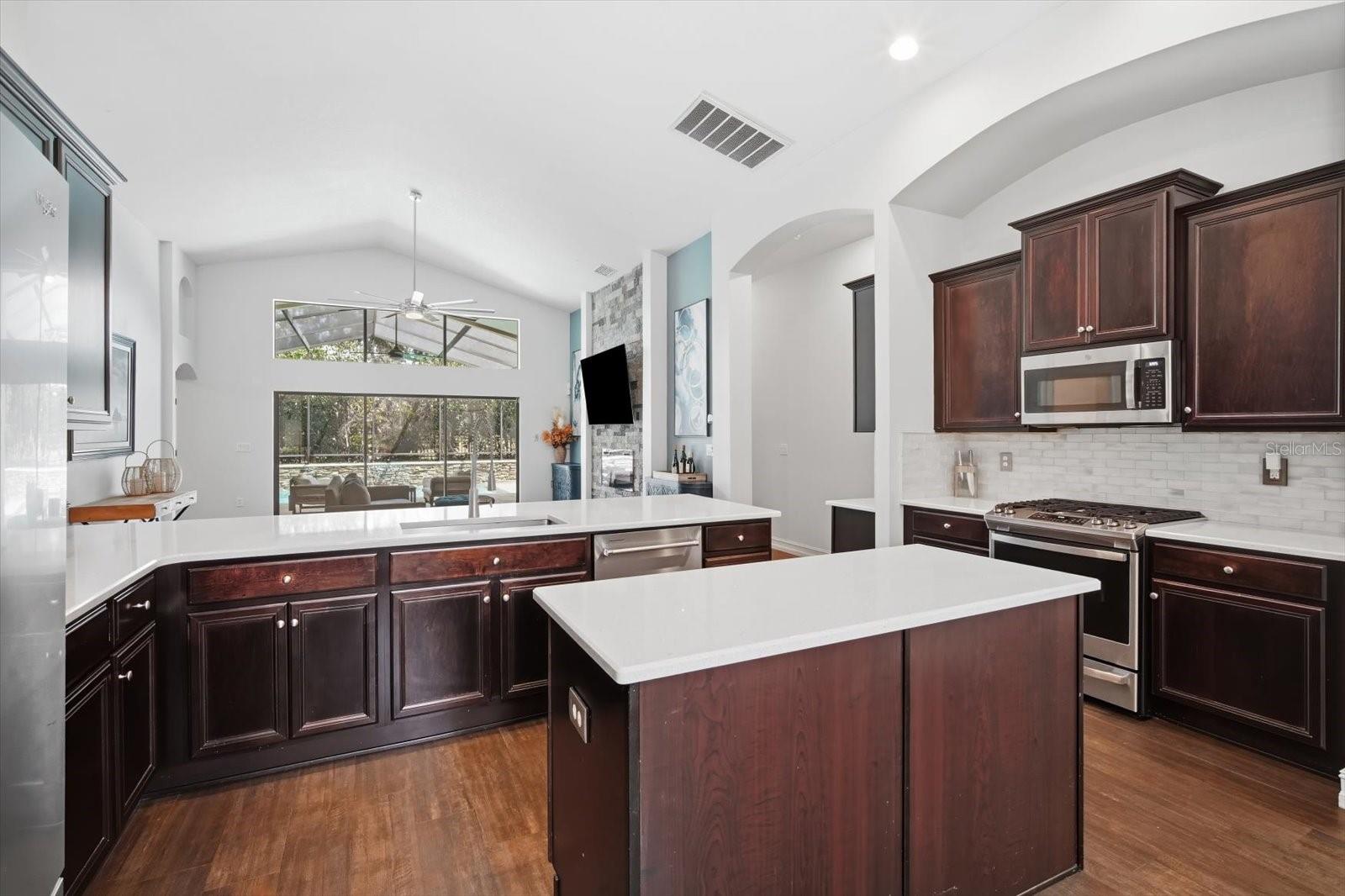 Image 8 of 50 For 15526 Starling Crossing Drive