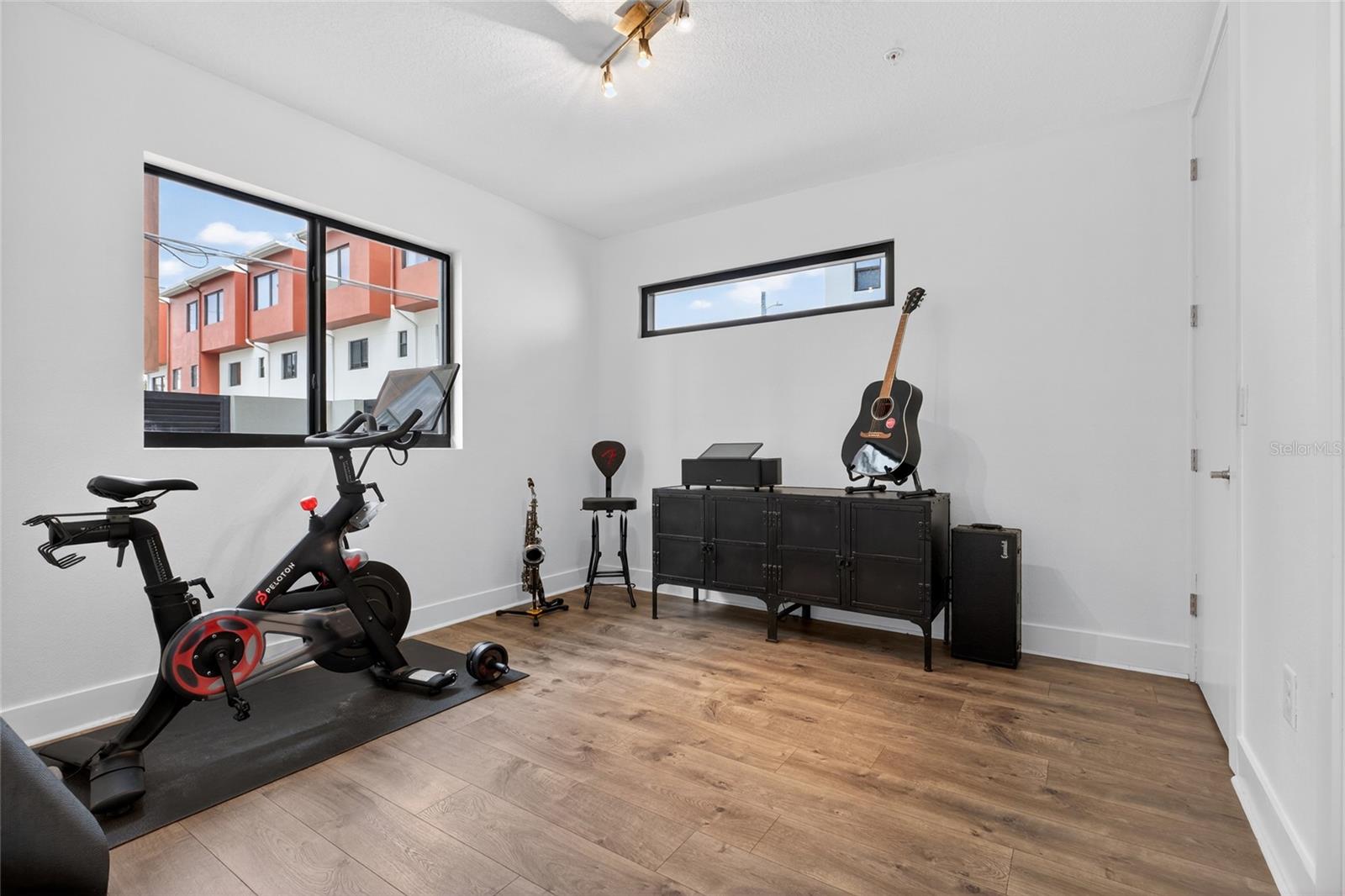 Image 22 of 84 For 134 8th Street N