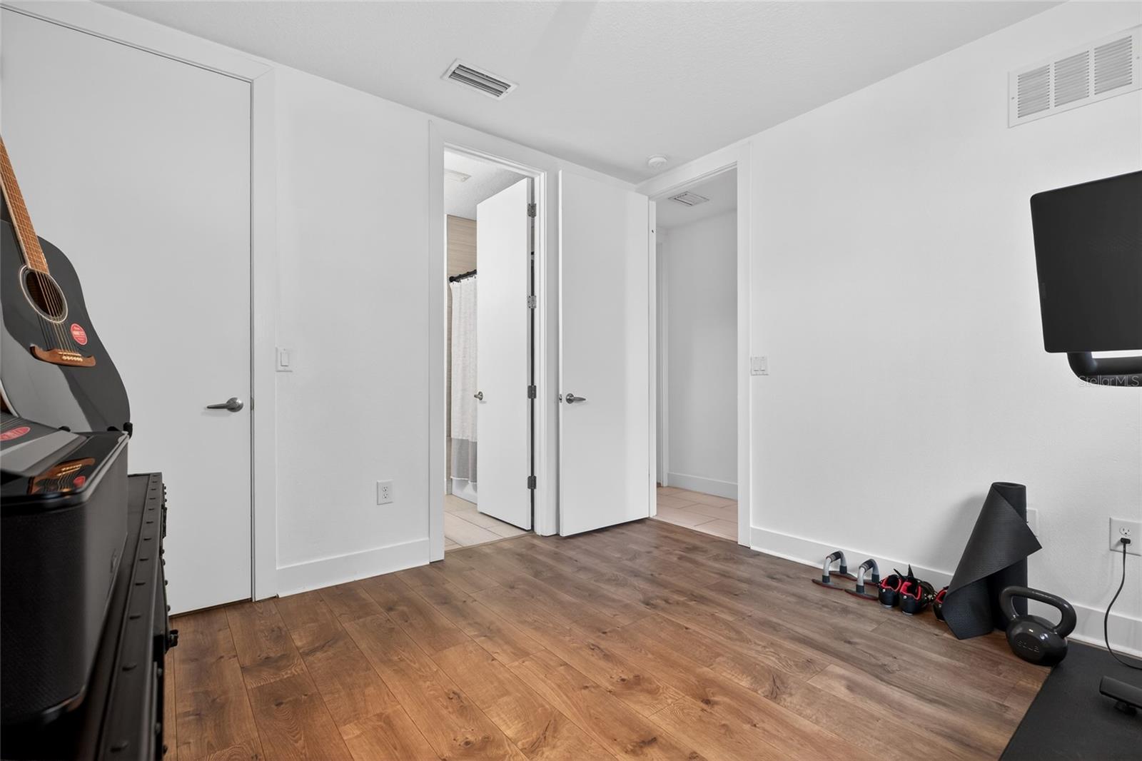 Image 23 of 84 For 134 8th Street N