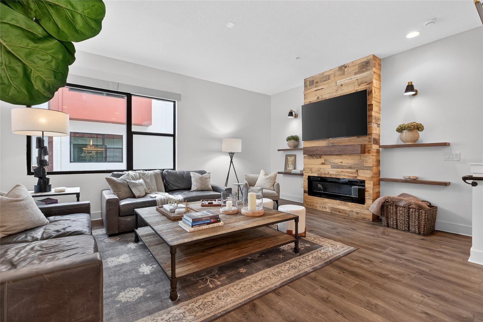 Image 26 of 84 For 134 8th Street N