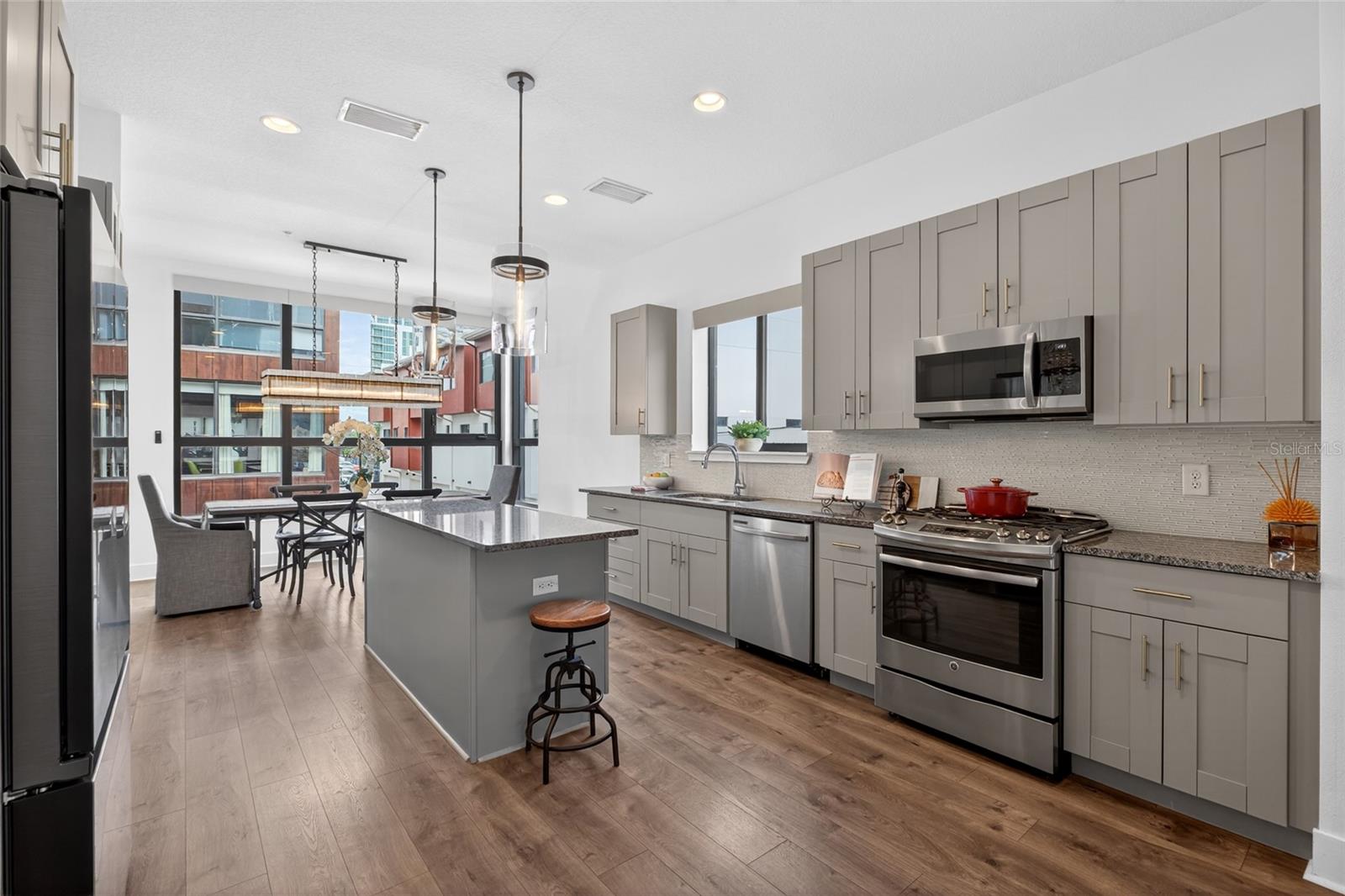 Image 32 of 84 For 134 8th Street N