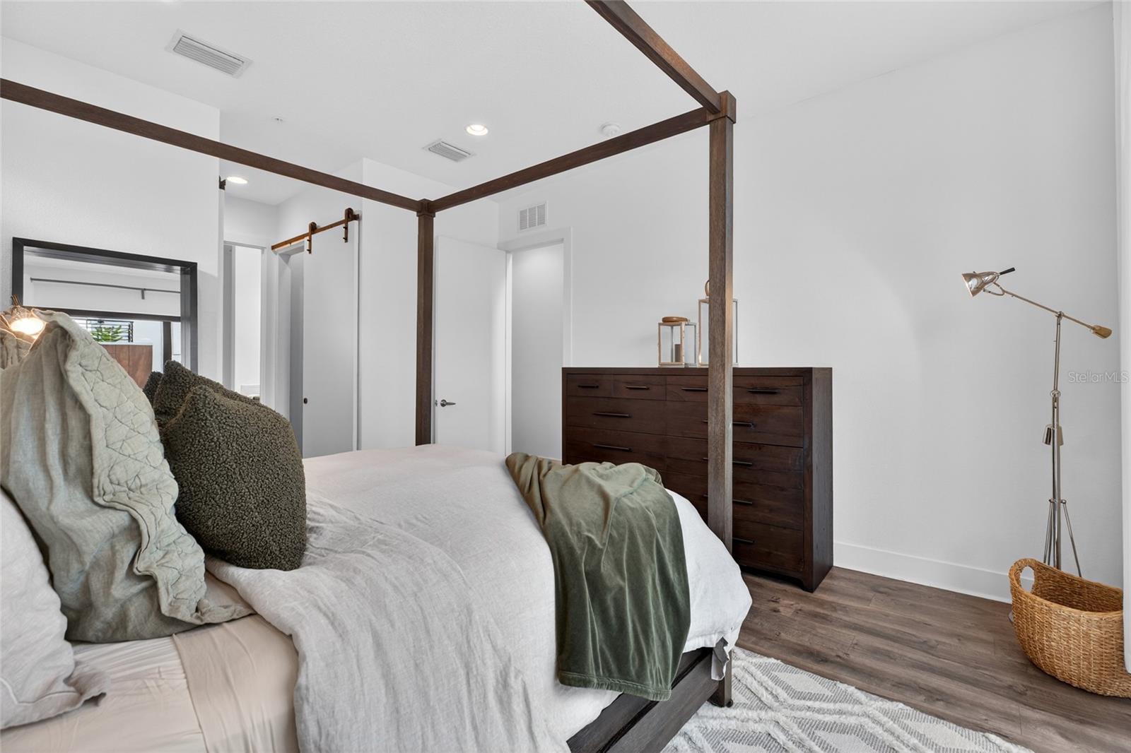 Image 54 of 84 For 134 8th Street N