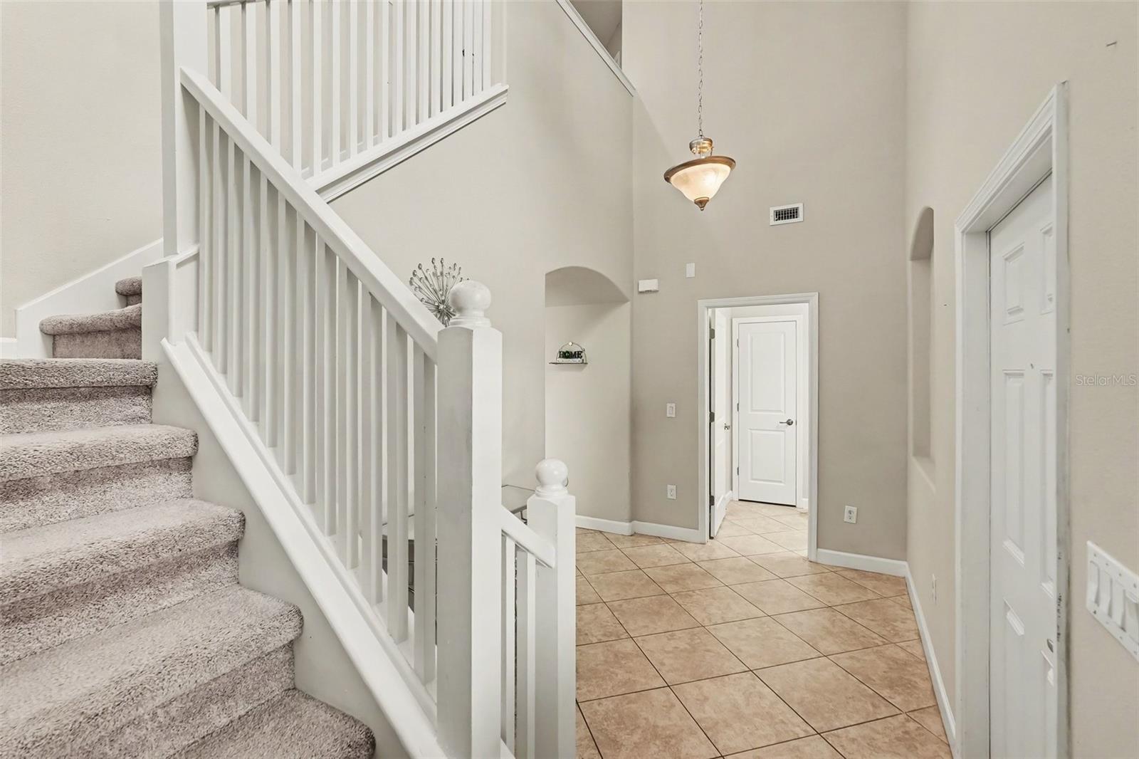 Listing photo id 8 for 1677 Ludington Avenue