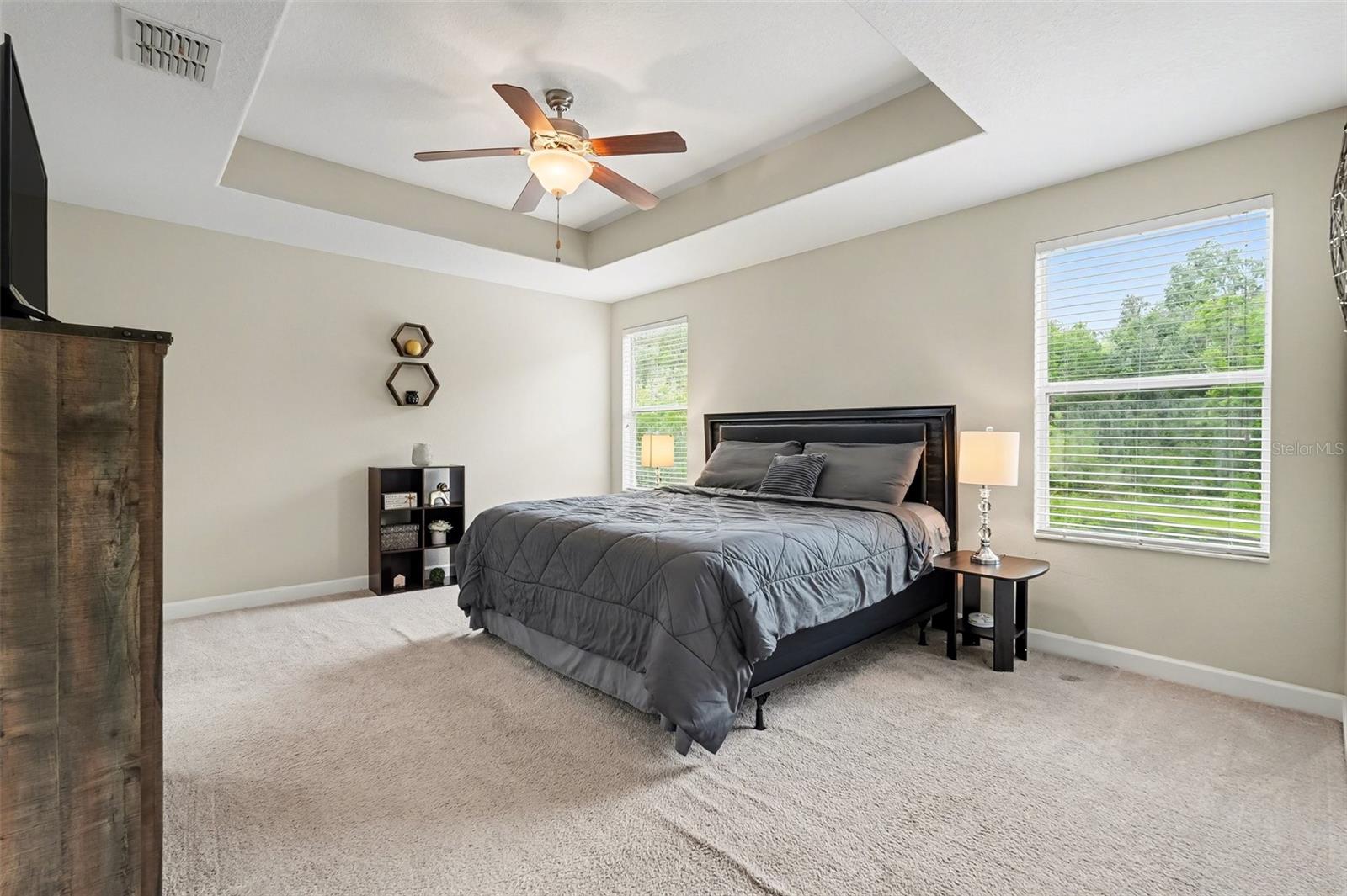 Listing photo id 10 for 1677 Ludington Avenue