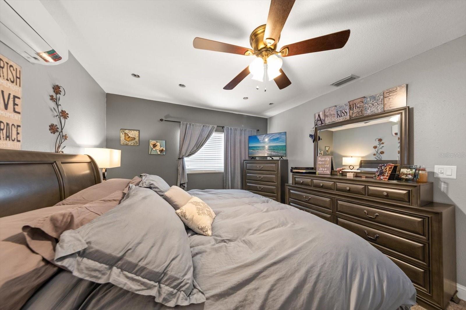 Image 16 of 23 For 5042 Lake Charles Drive N