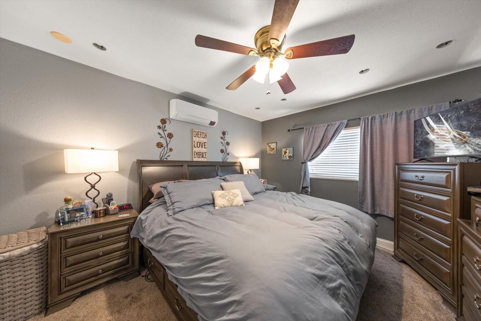 Image 17 of 23 For 5042 Lake Charles Drive N