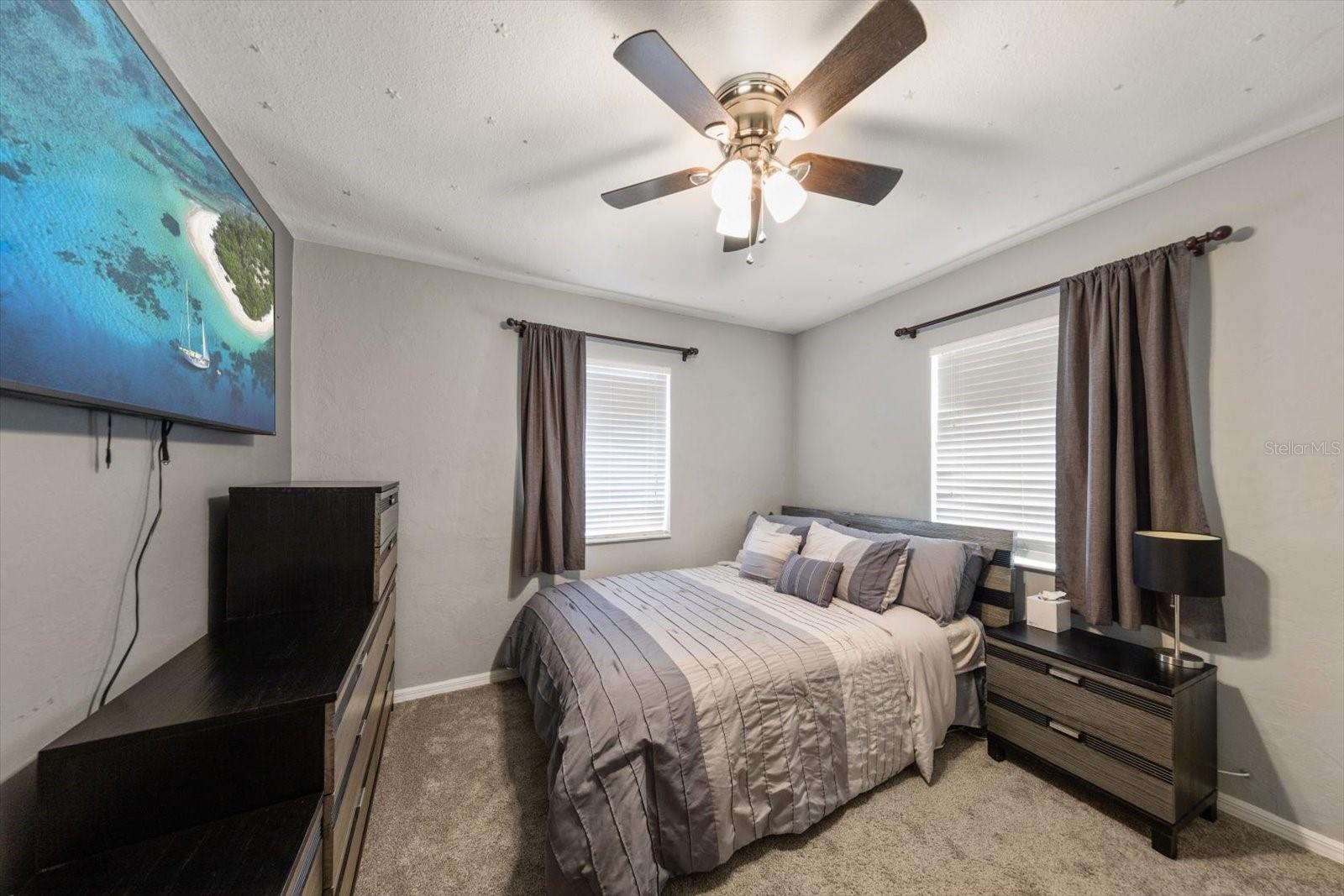 Image 18 of 23 For 5042 Lake Charles Drive N